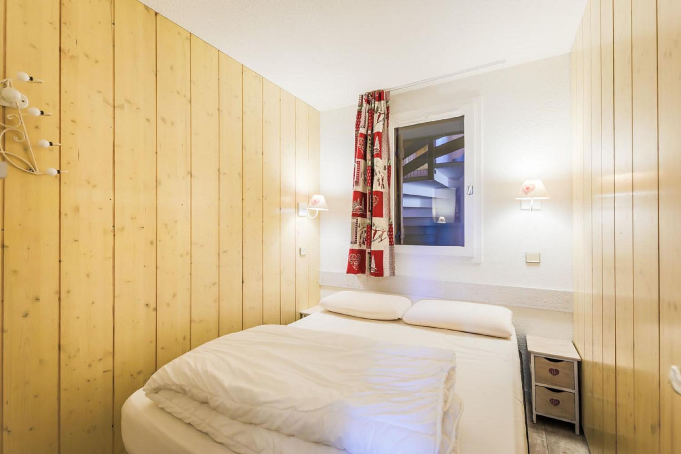 Select One-Bedroom Apartment (5 People) photo 1