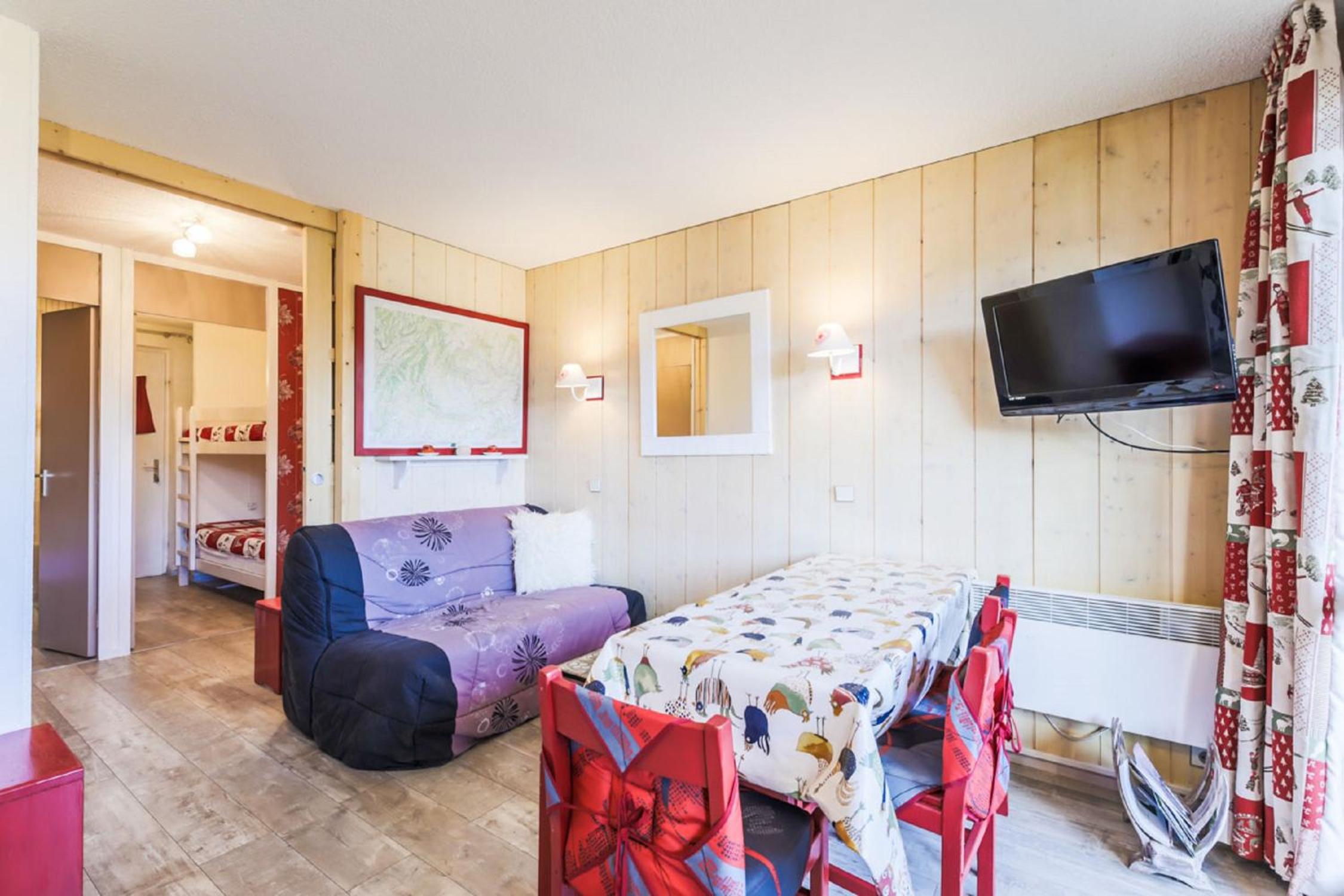 Select One-Bedroom Apartment (5 People) photo 3