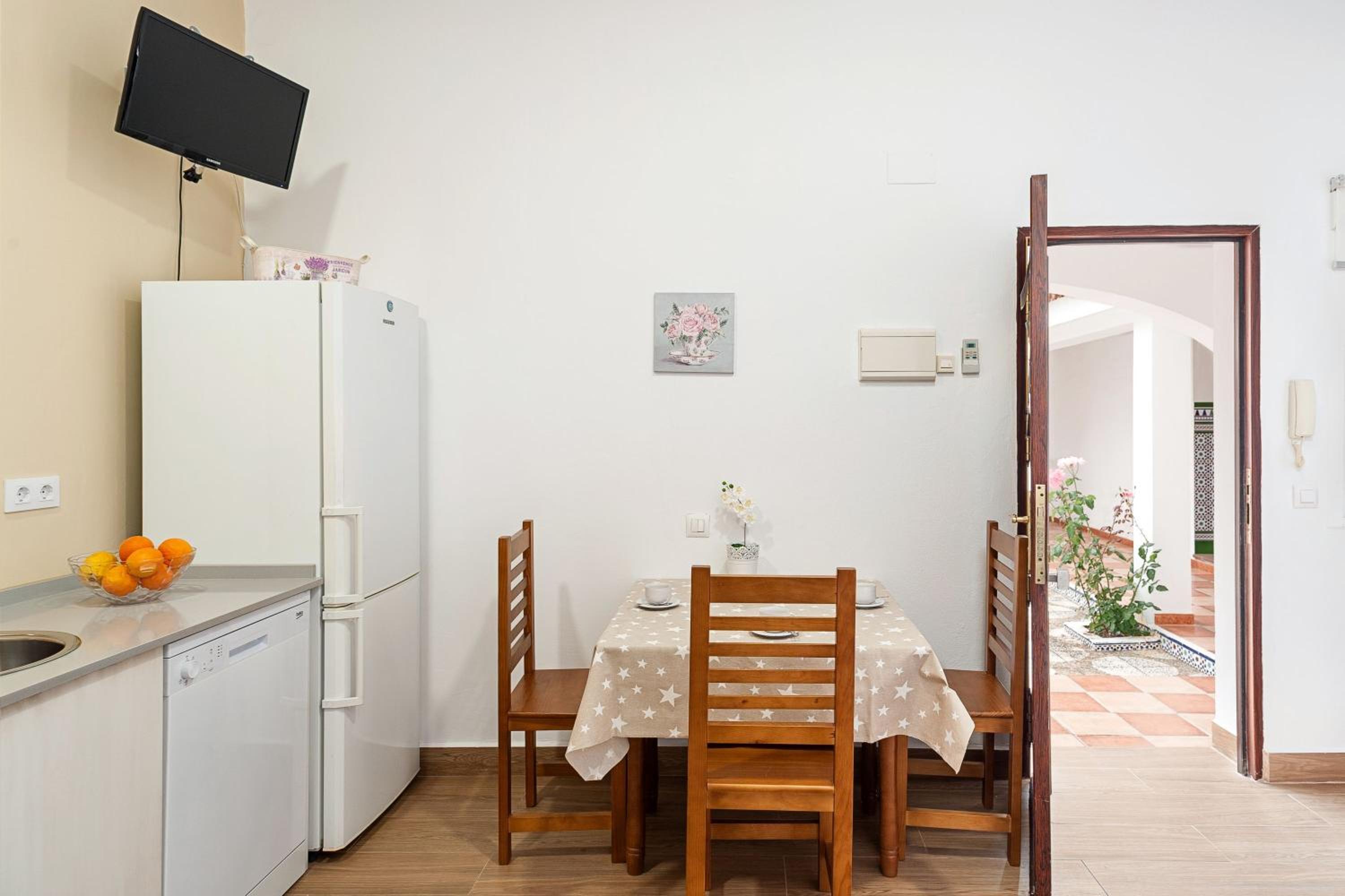 Superior Apartment - Photo 2