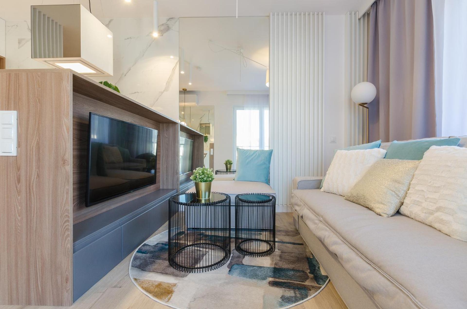 One-Bedroom Apartment - Photo 1