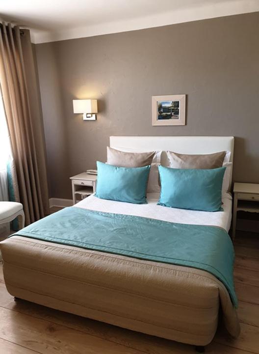 Standard Double Room - Pond Front View and Terrace photo 1