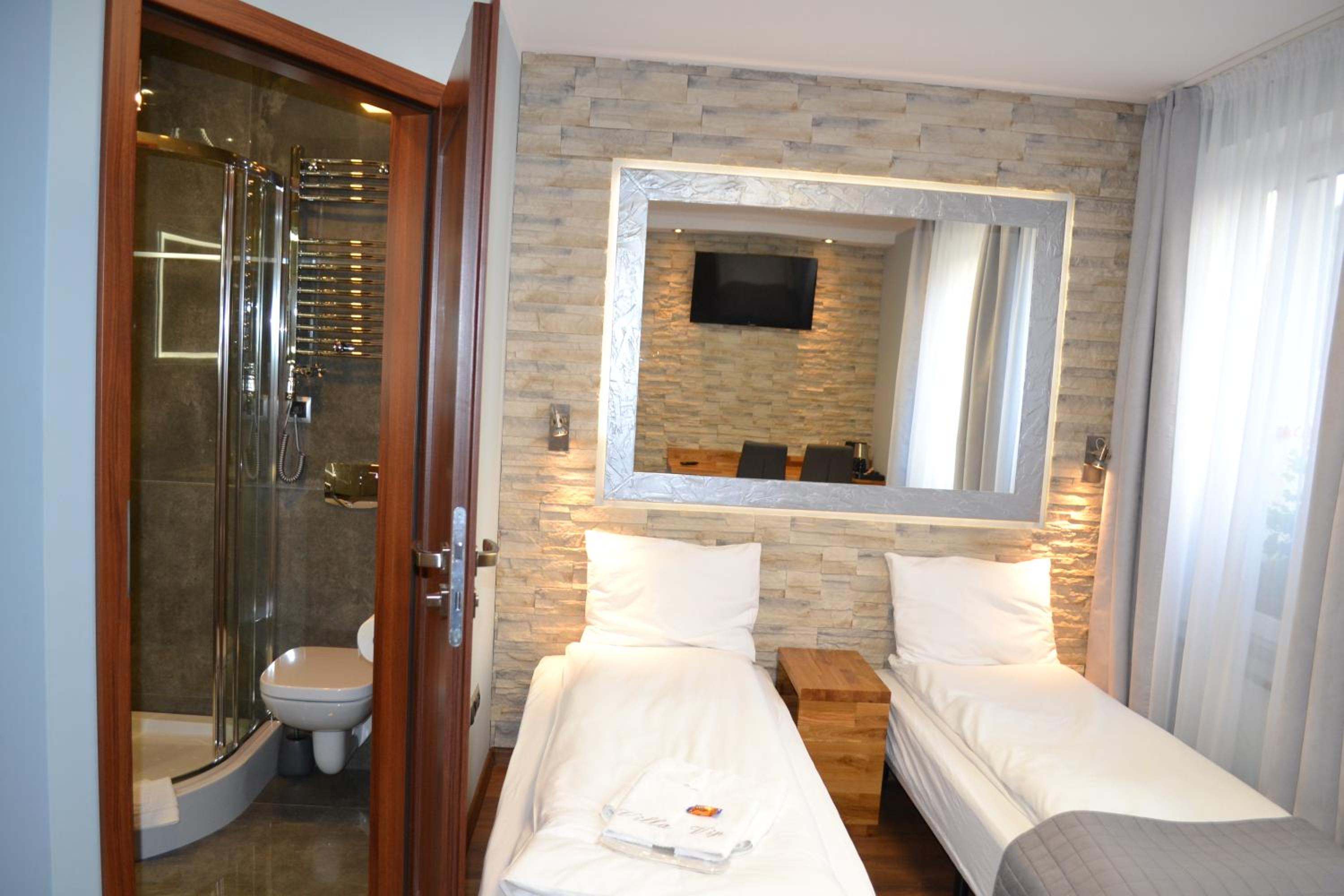 Single Room with Shower photo 3