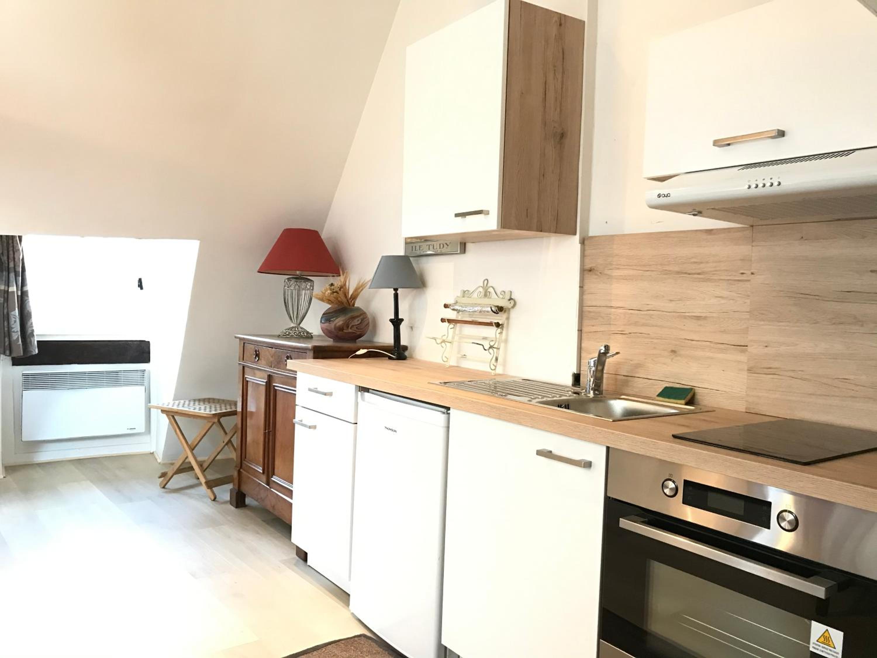 Two-Bedroom Apartment - Photo 5