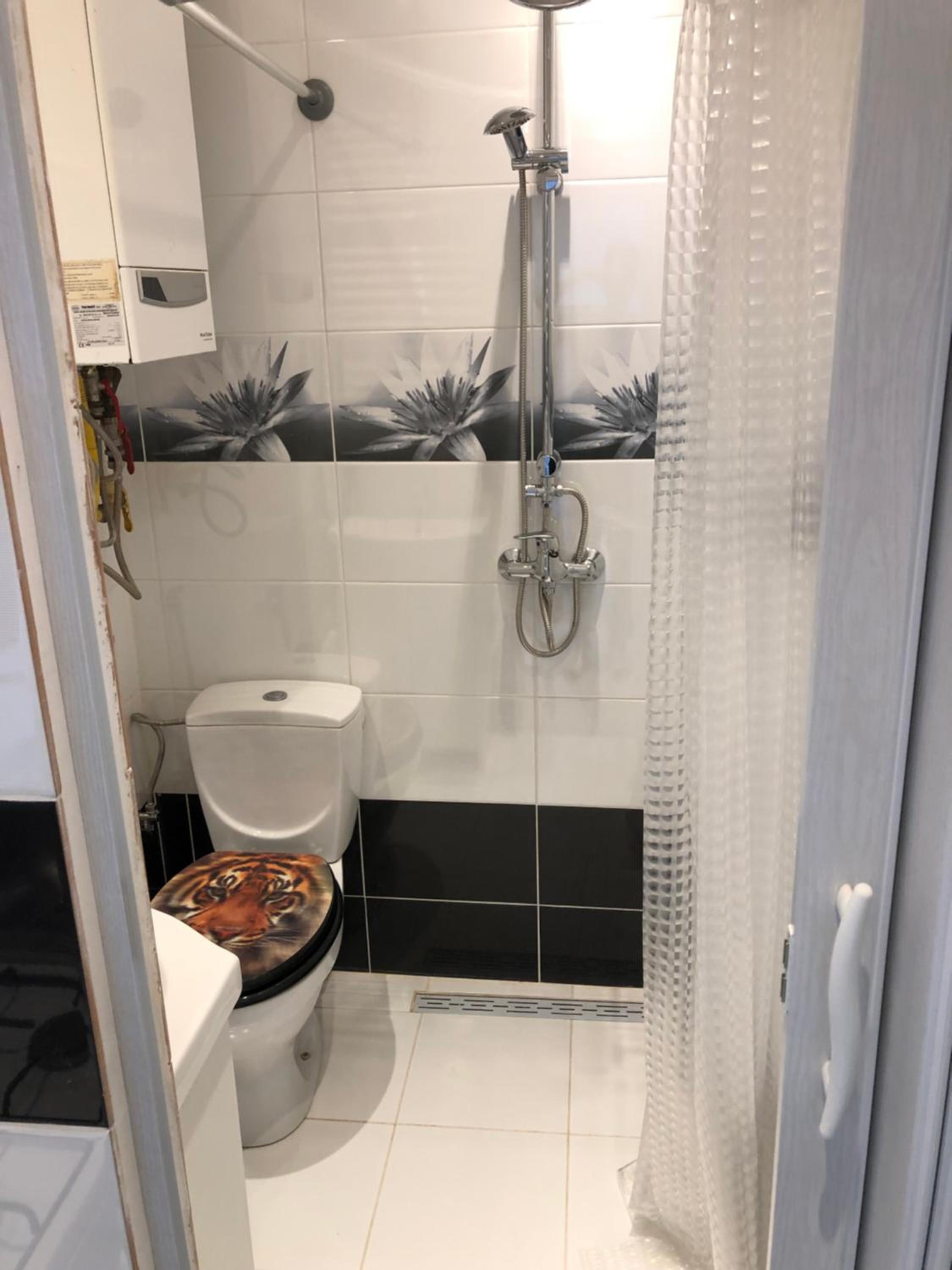 One-Bedroom Apartment - Photo 3