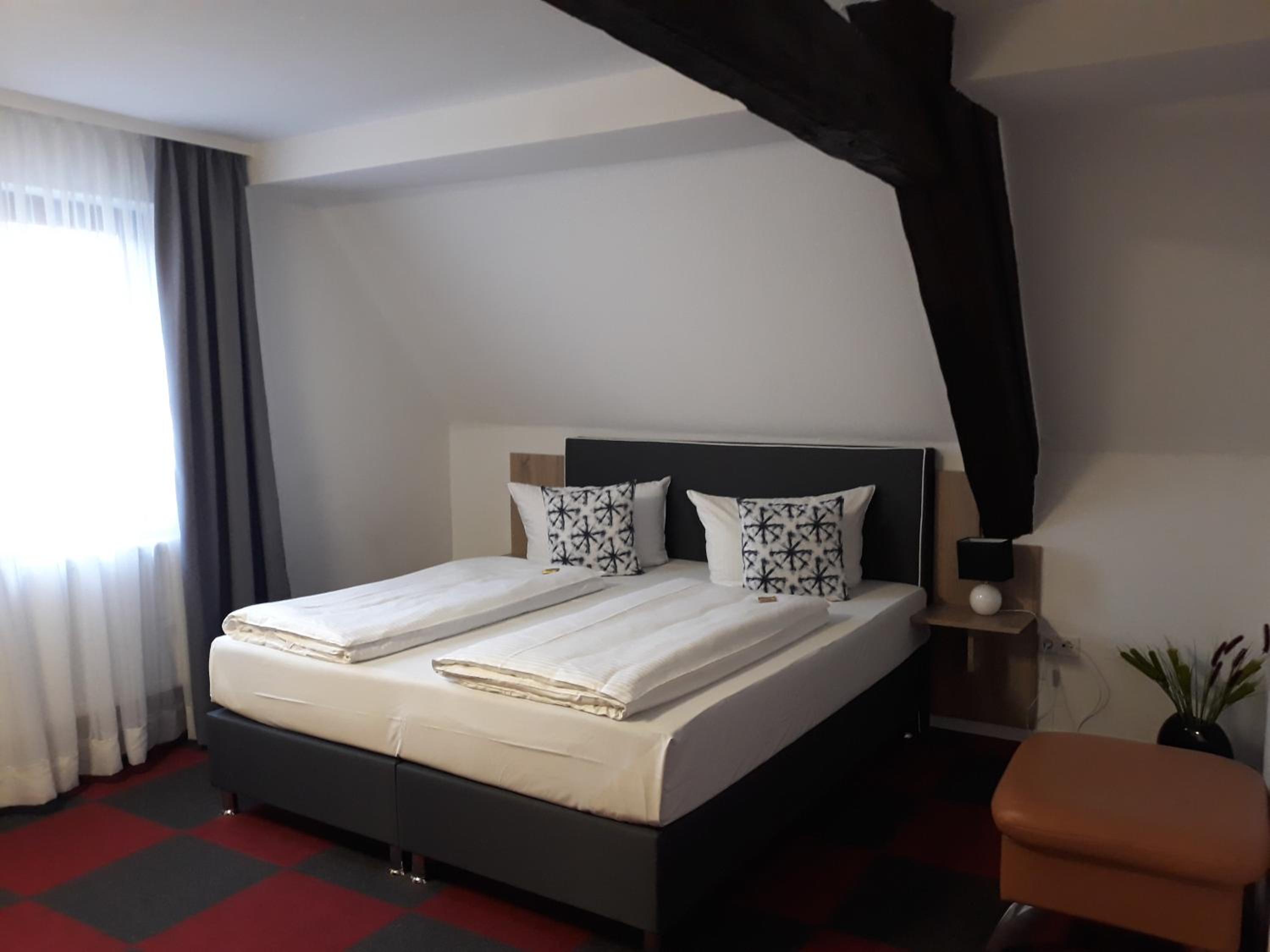 Triple Room with Bathroom - Photo 3