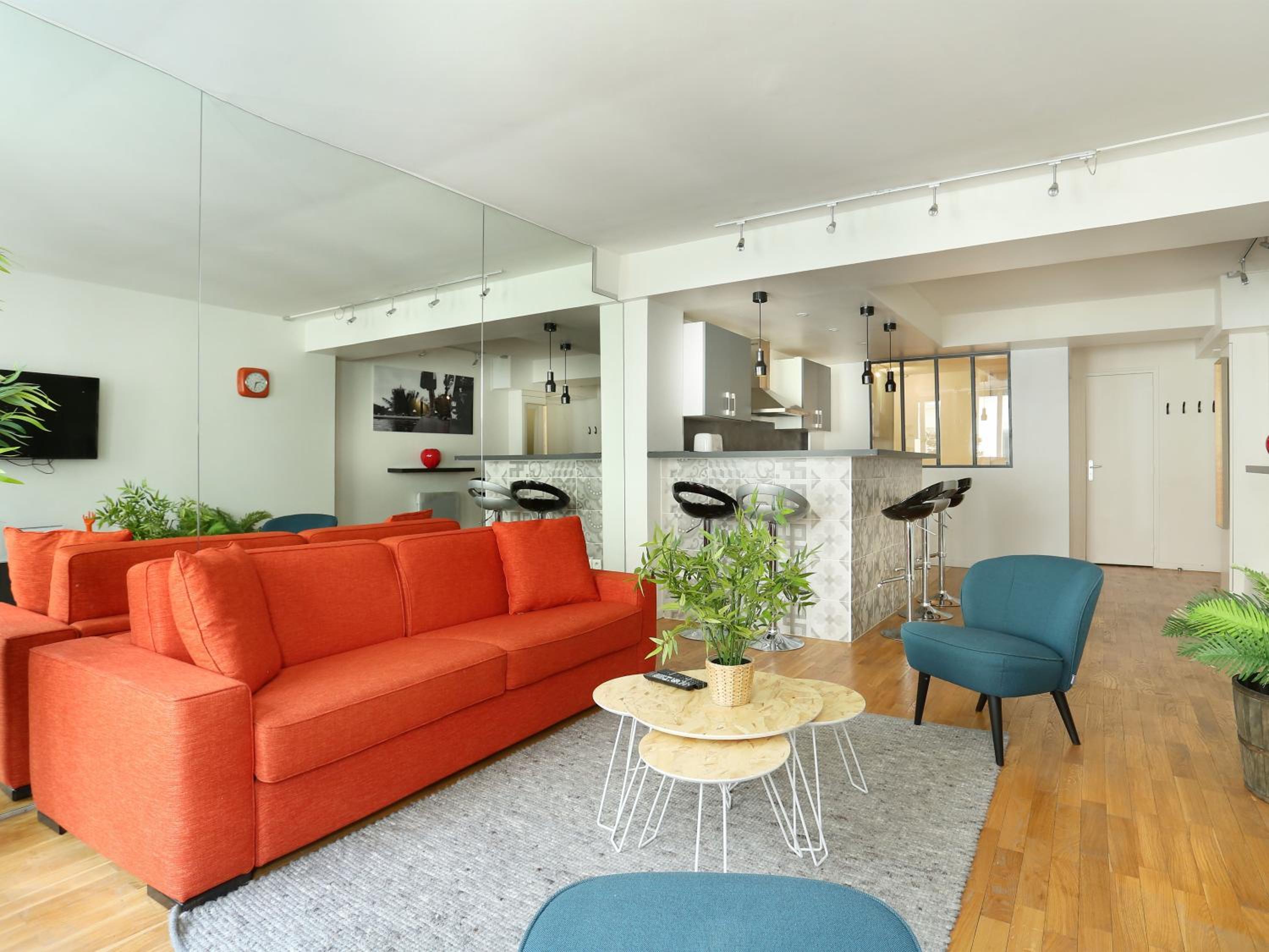 One-Bedroom Apartment photo 1