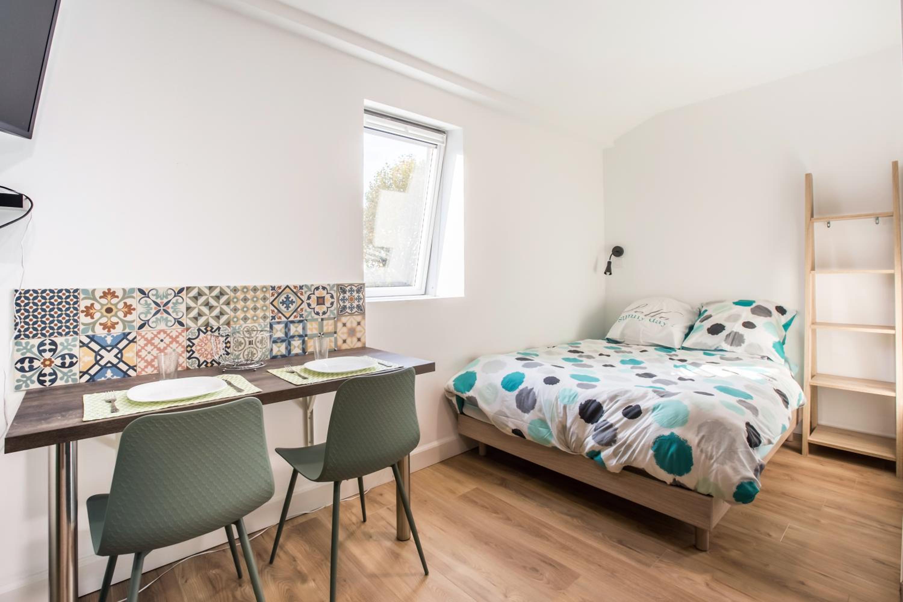 Studio 2eme Etage - Côté Rue