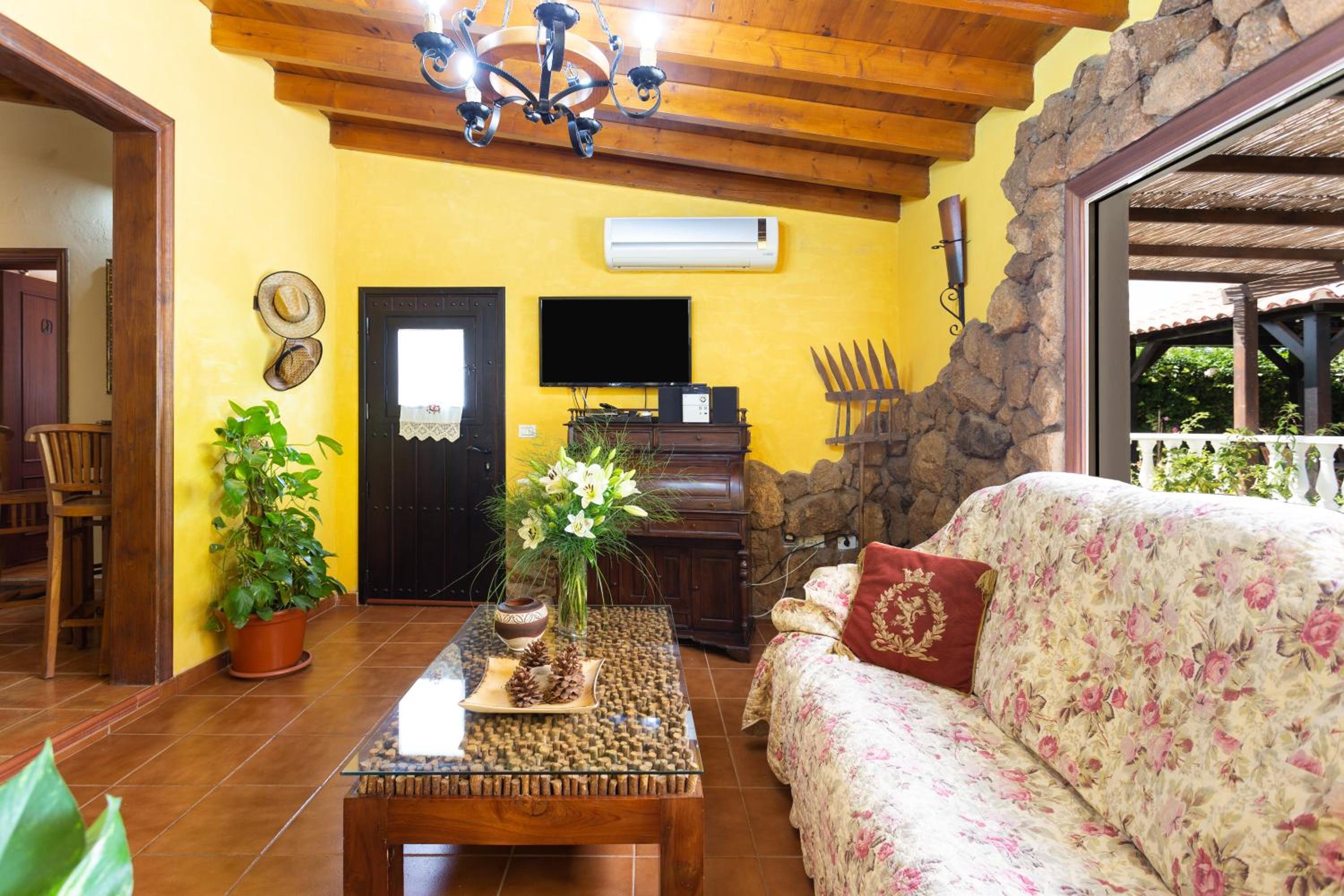 Two-Bedroom House photo 2