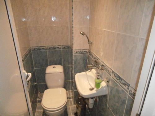 Two-Bedroom Apartment with Balcony photo 1