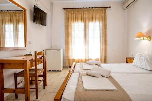 Standard Twin Room (2-3 Adults) - Photo 2