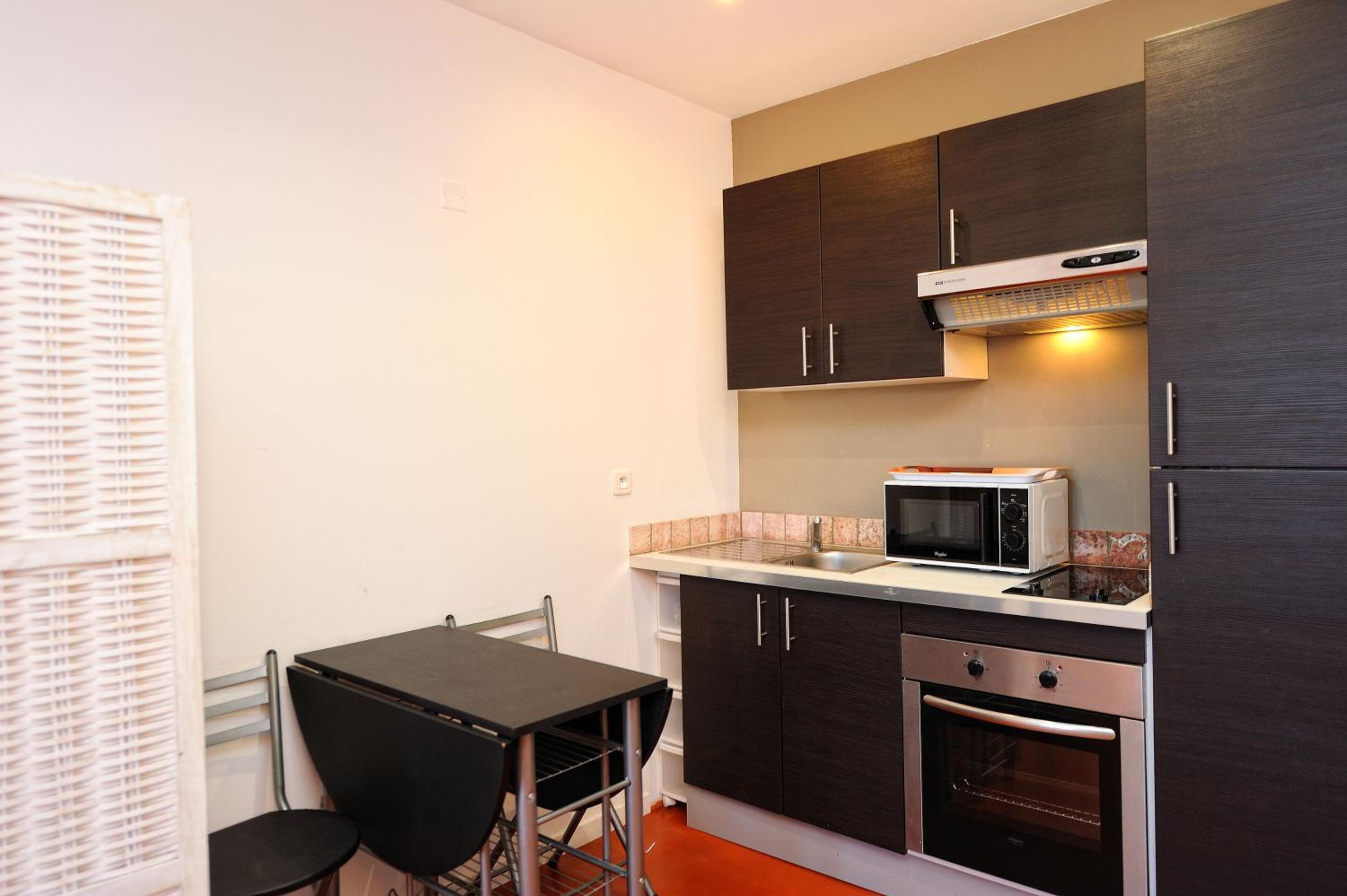 Studio Apartment photo 2