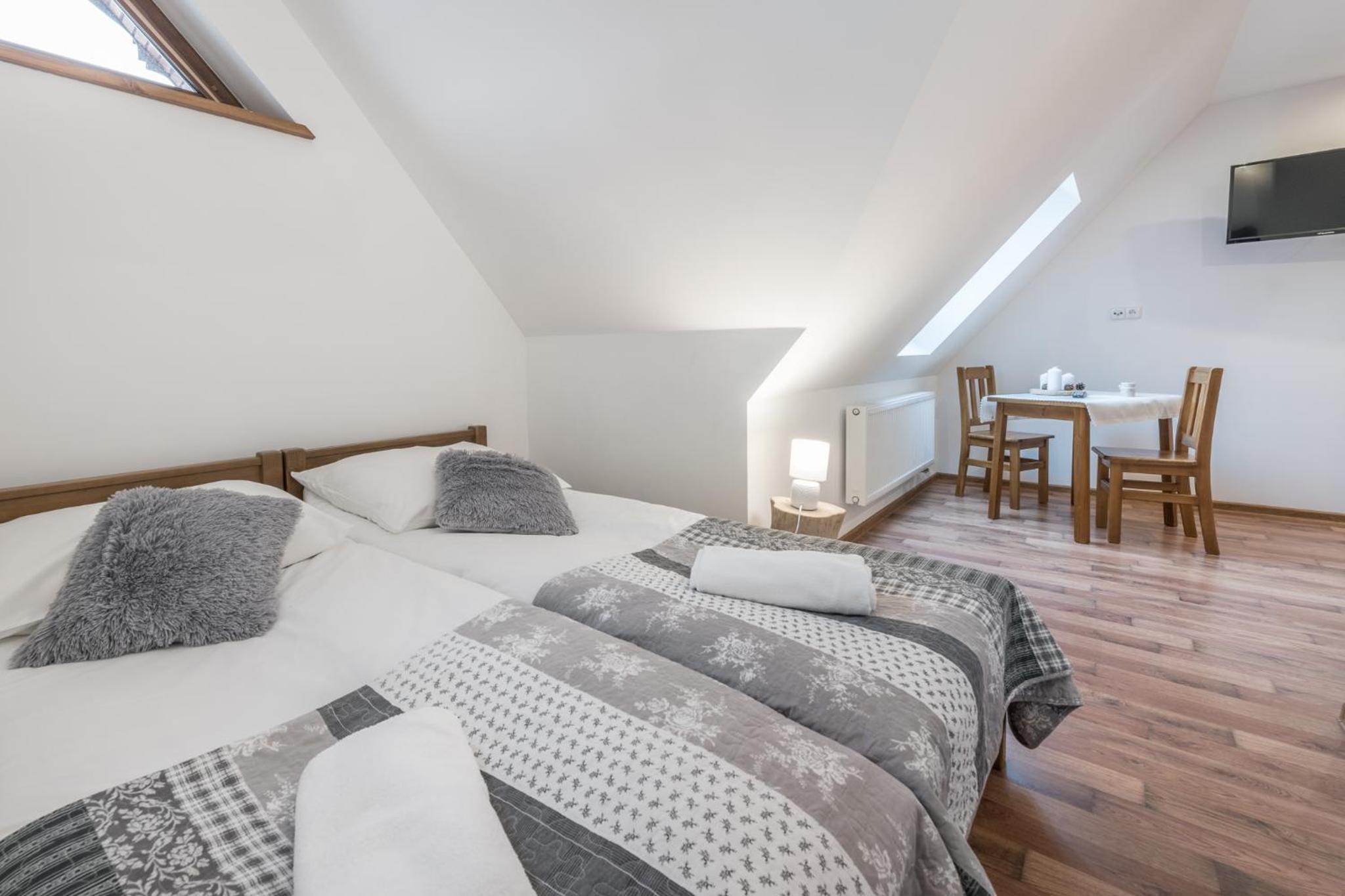 Deluxe Double Room with Shower