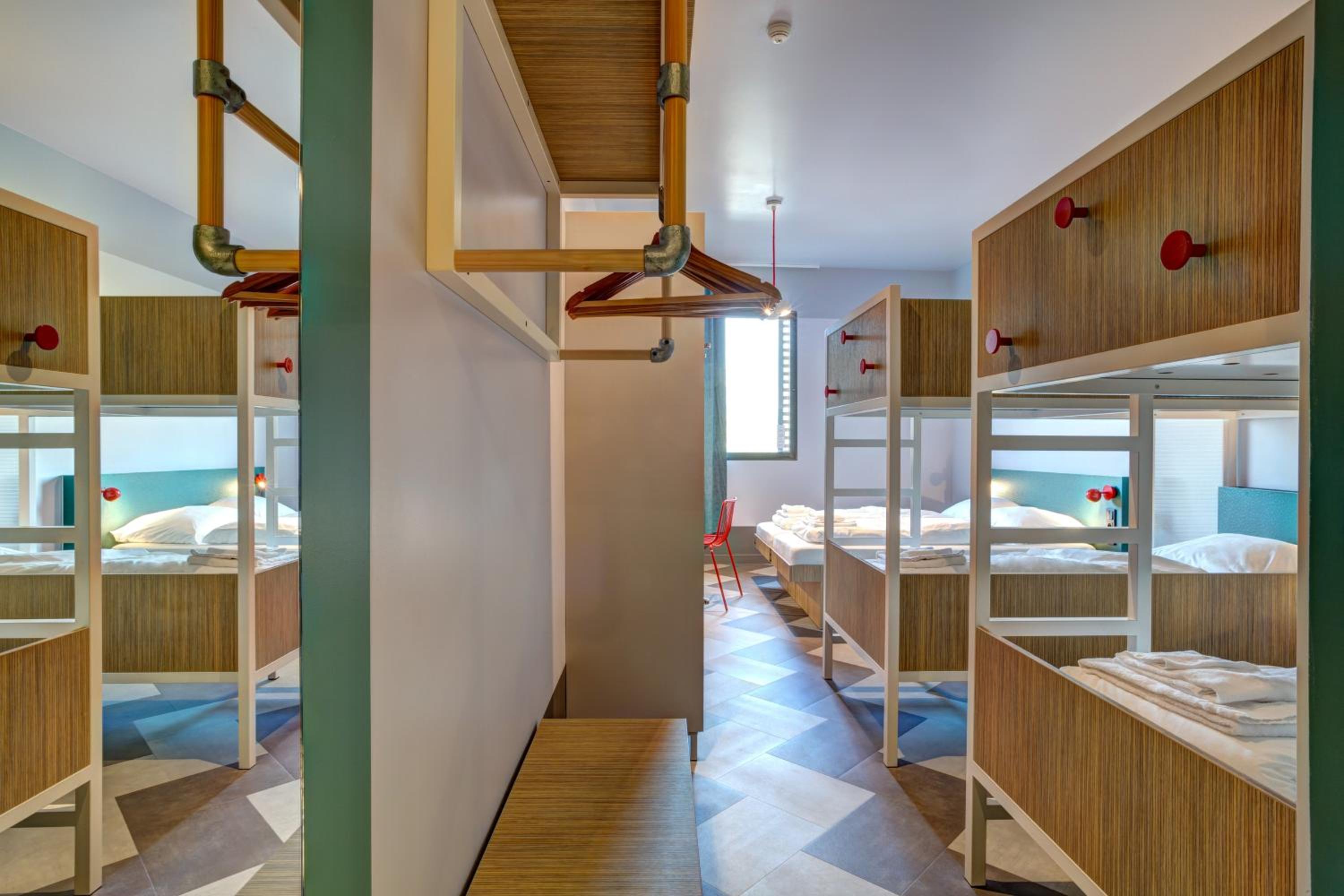 5-Bed Room photo 1