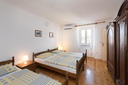 One-Bedroom Apartment with Sea View - Photo 9
