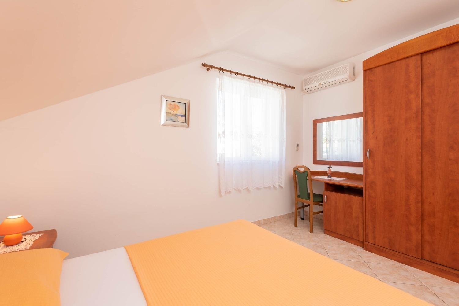 Apartment 11 photo 3