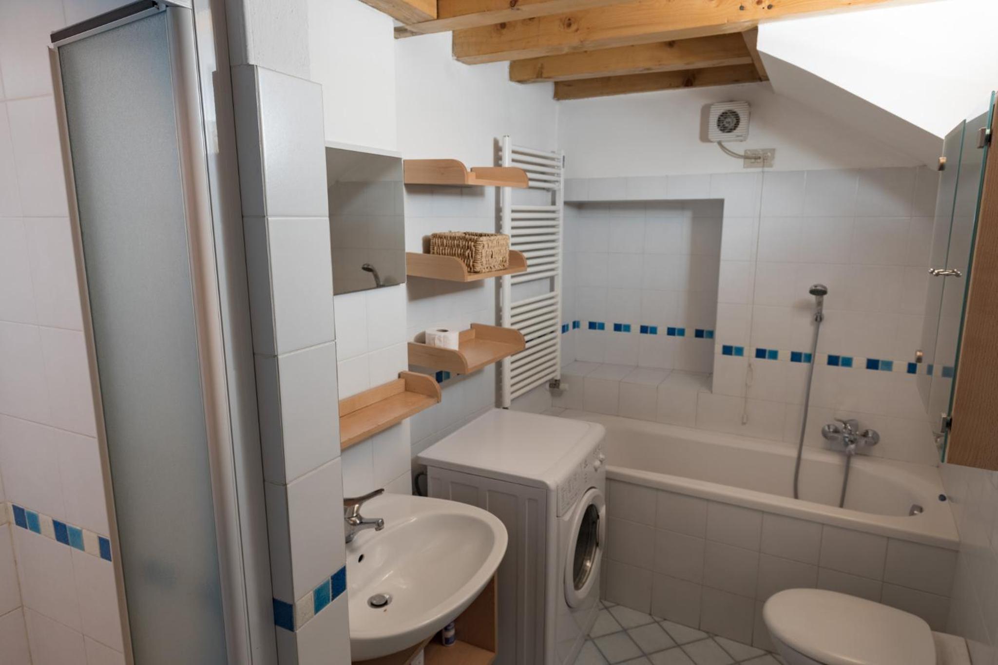 Two-Bedroom House - Photo 1