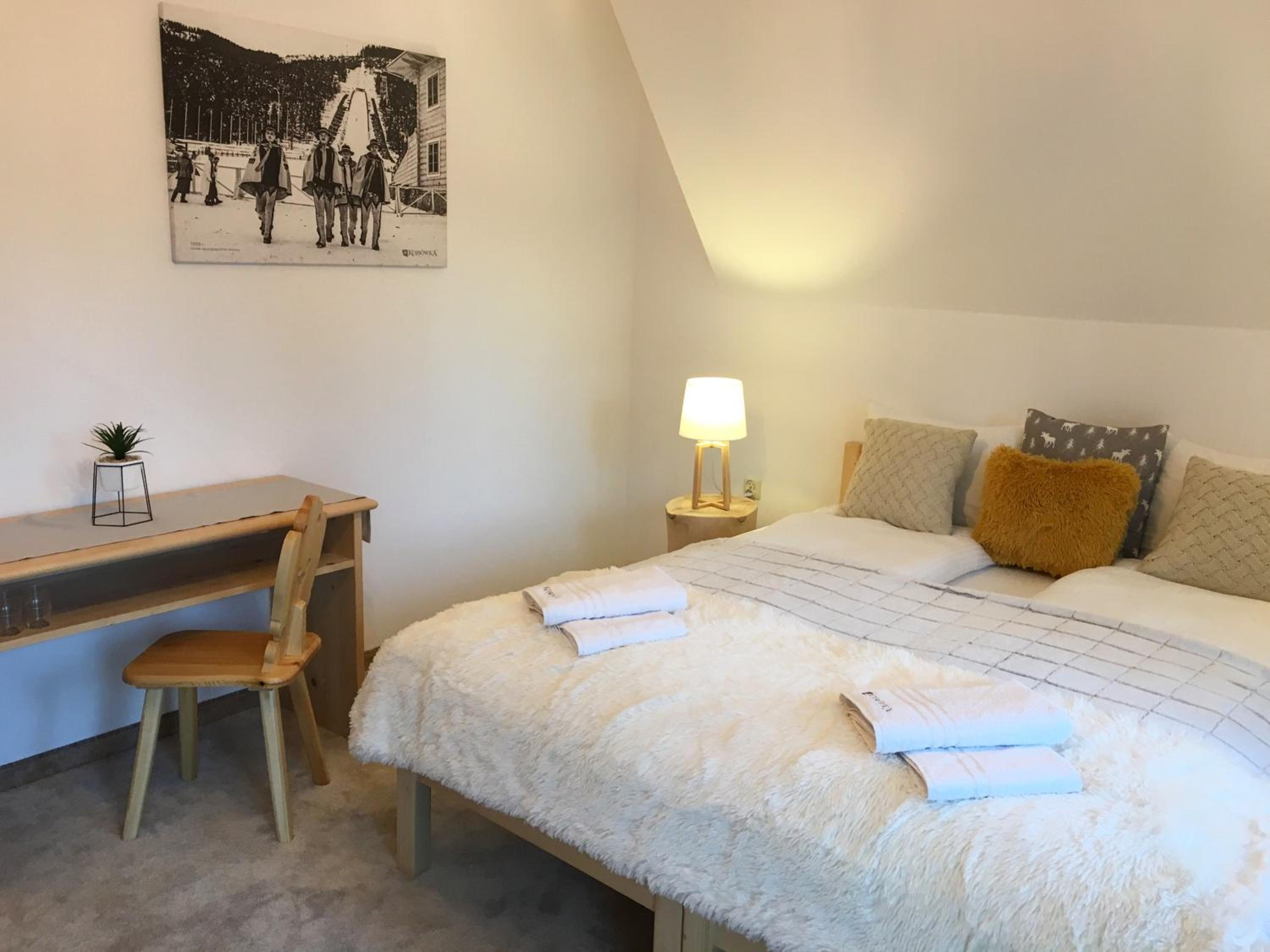 Deluxe Suite with Spa Bath - Photo 2