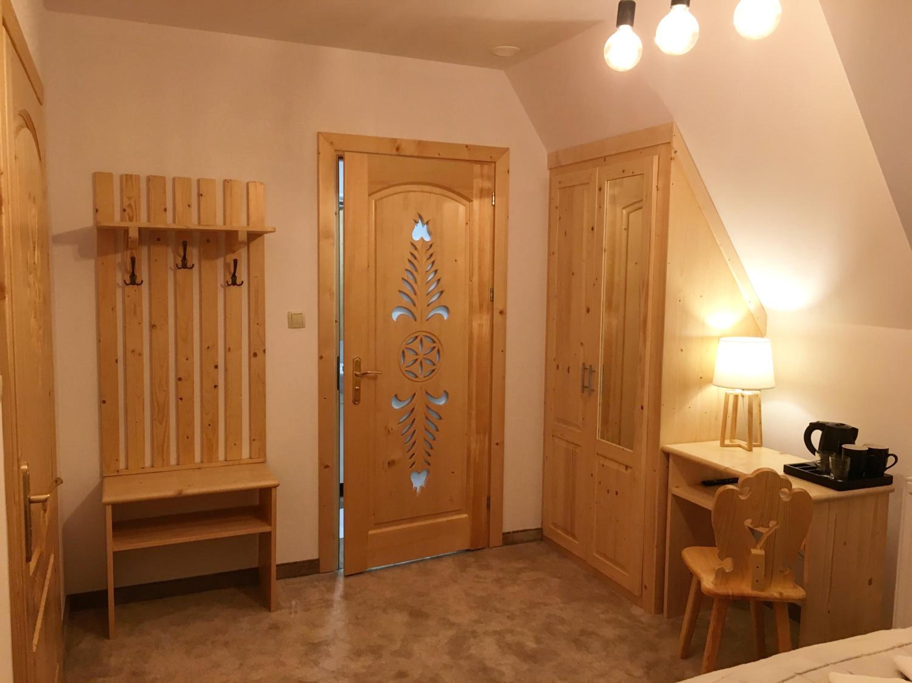 Double or Twin Room with Balcony photo 2