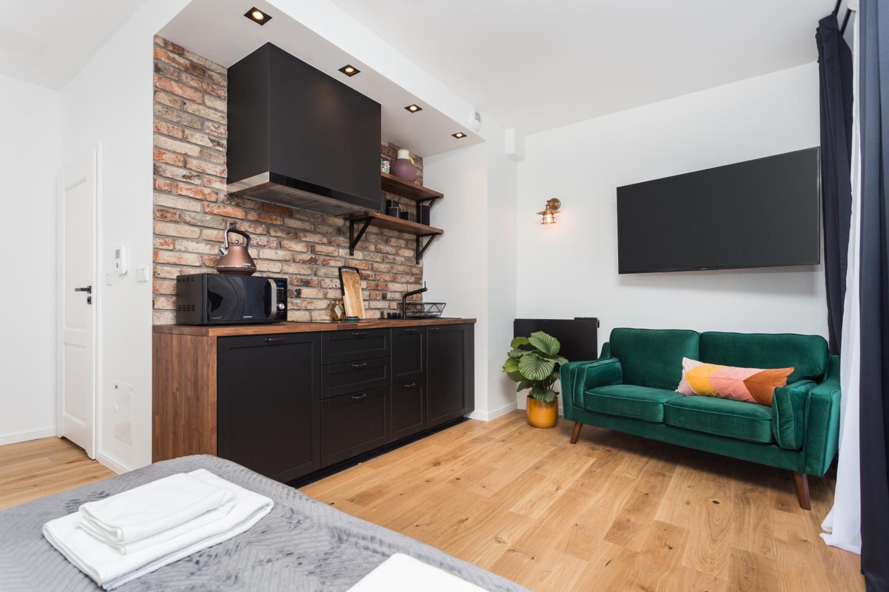 One-Bedroom Apartment - Photo 1