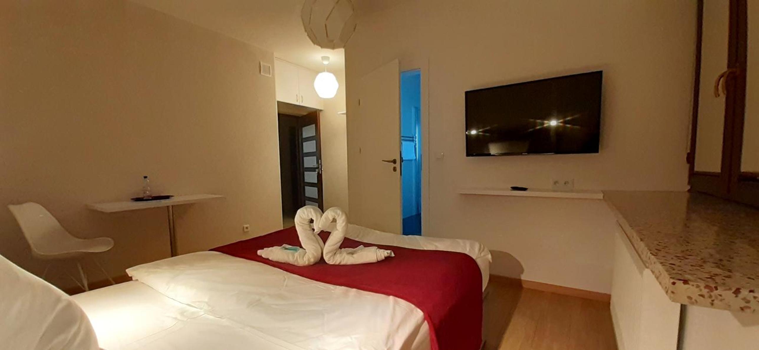 Standard Twin Room - Photo 4
