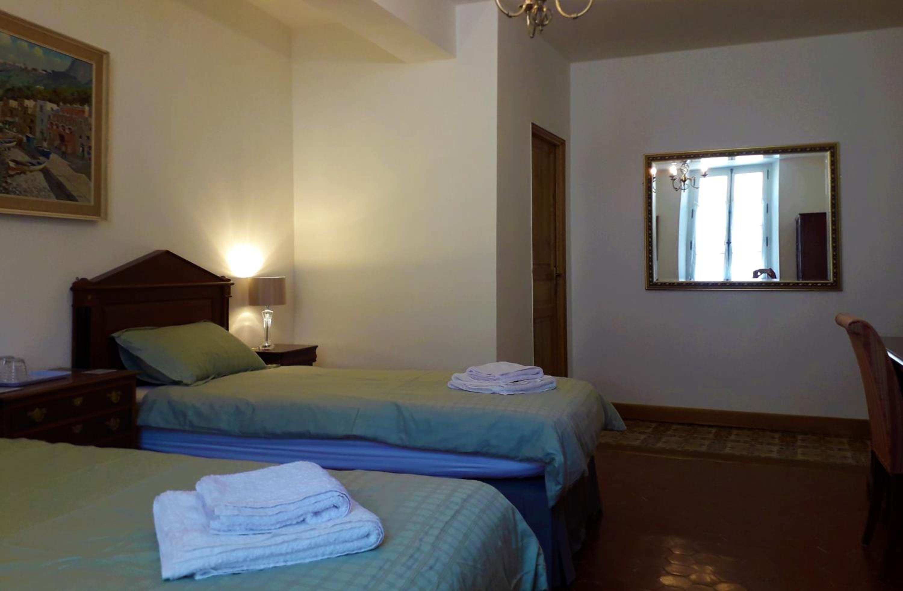 Standard Twin Room photo 3