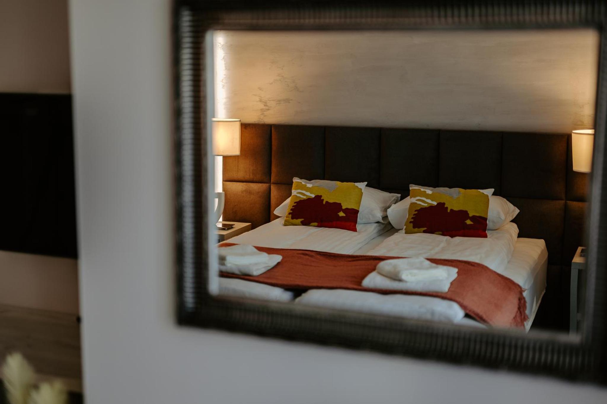Deluxe Double or Twin Room - Photo 15