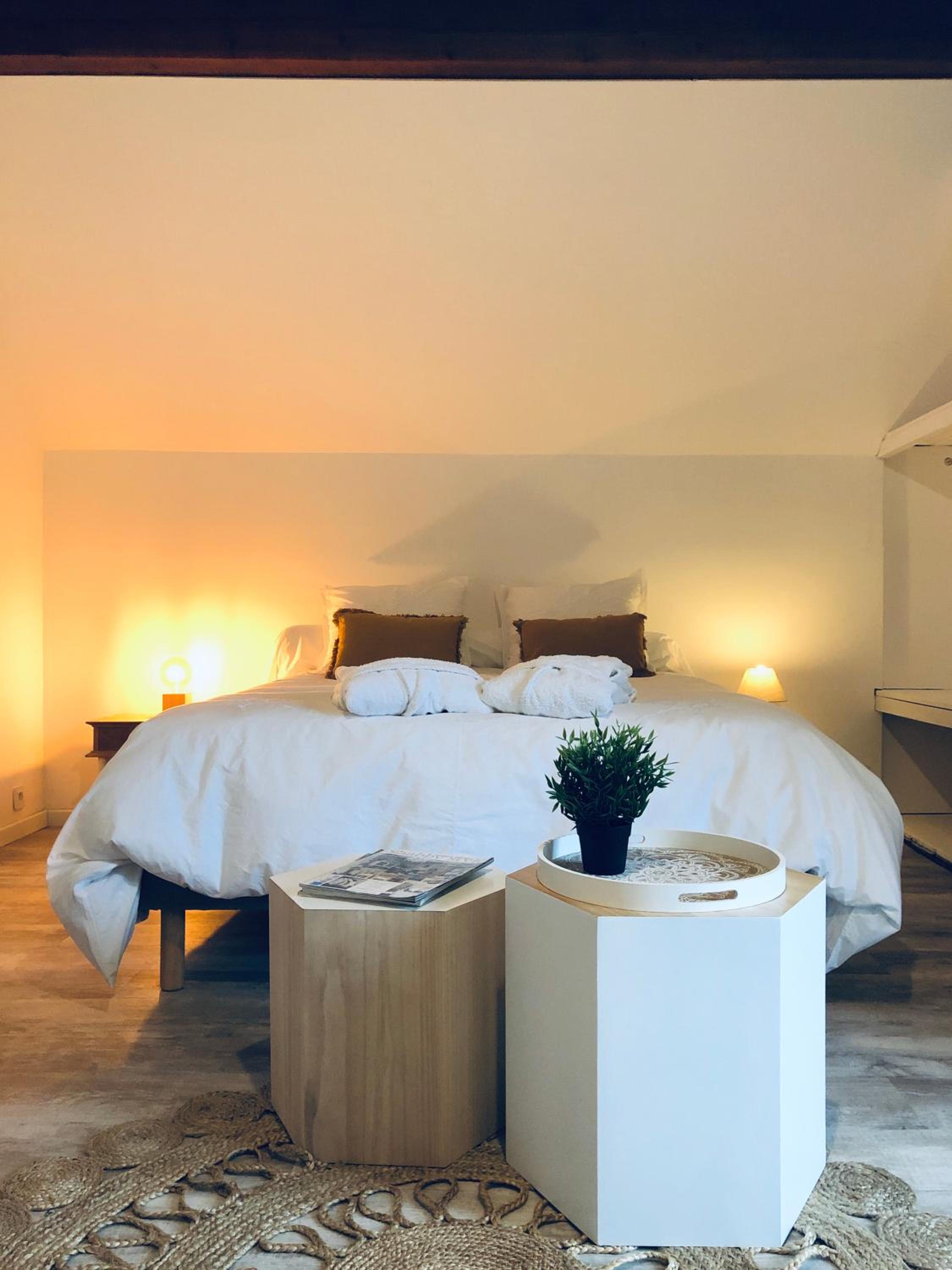 Queen Room with Balcony photo 1