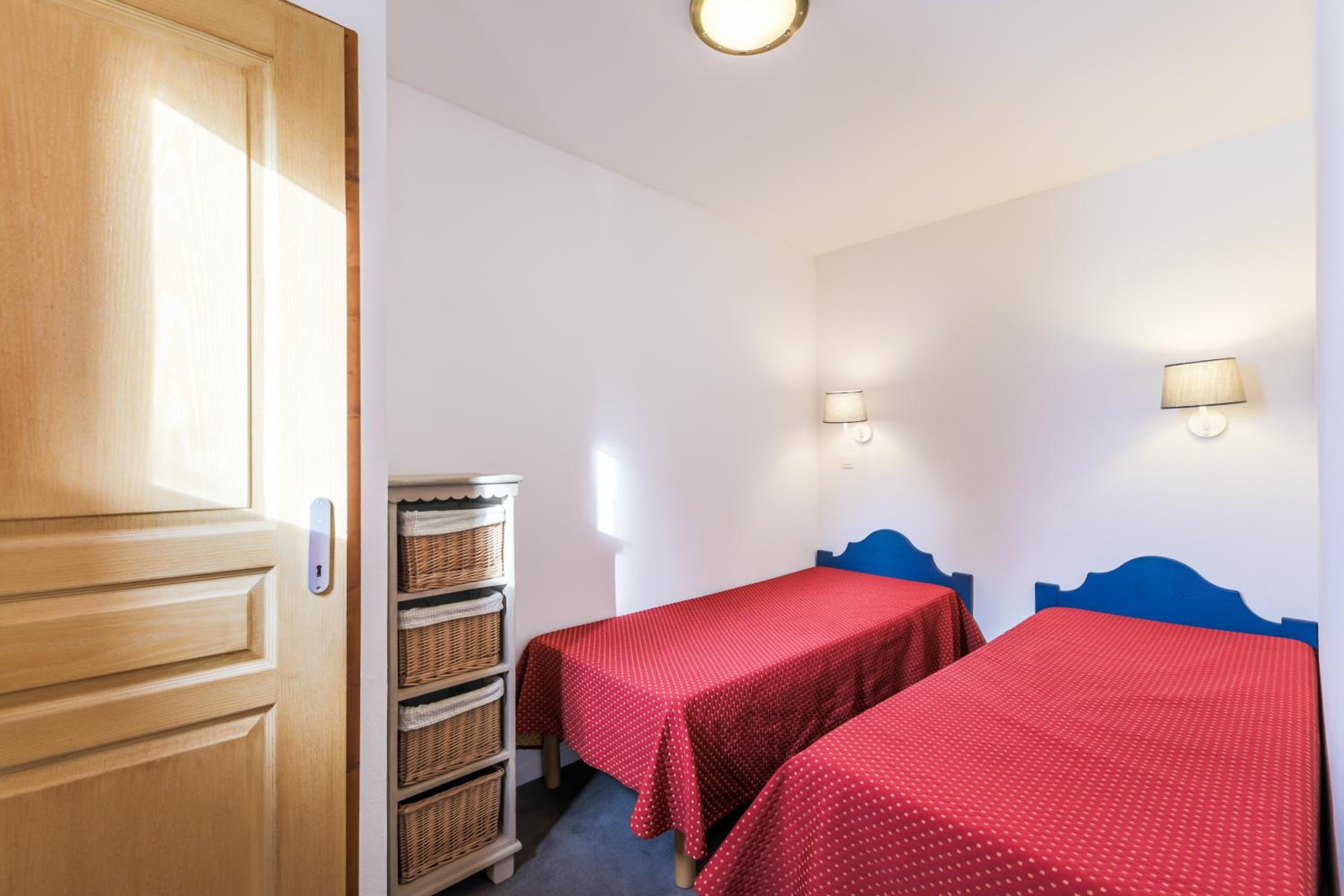 Select Two-Bedroom Apartment (5 People)