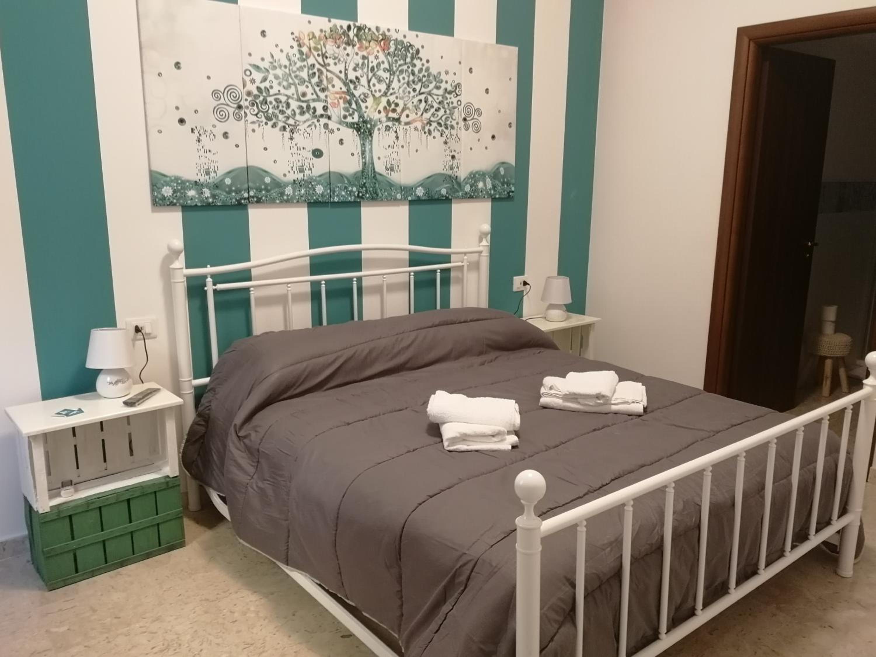 Deluxe Room (2 Adults + 1 Child)