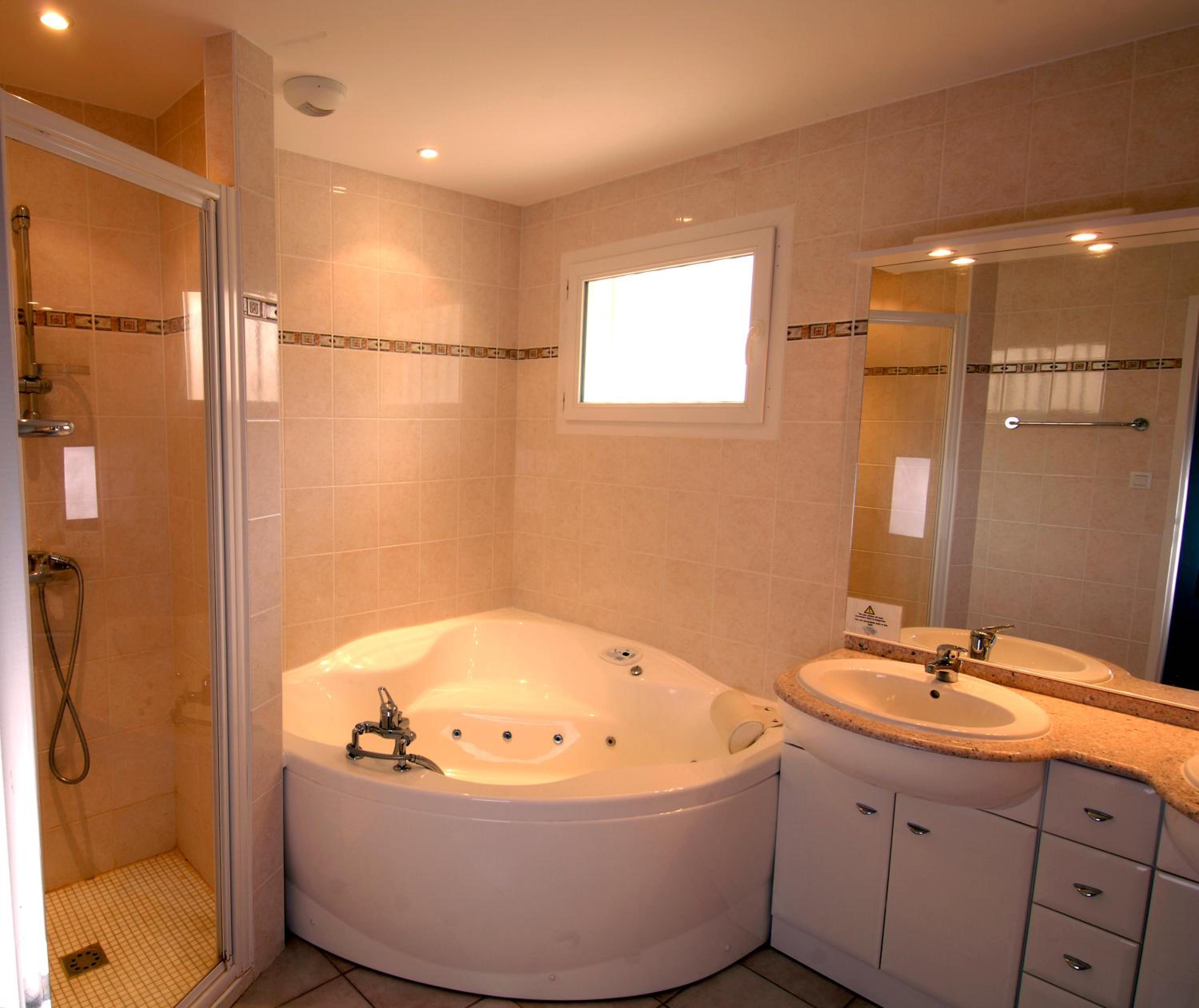 Three-Bedroom Villa photo 3