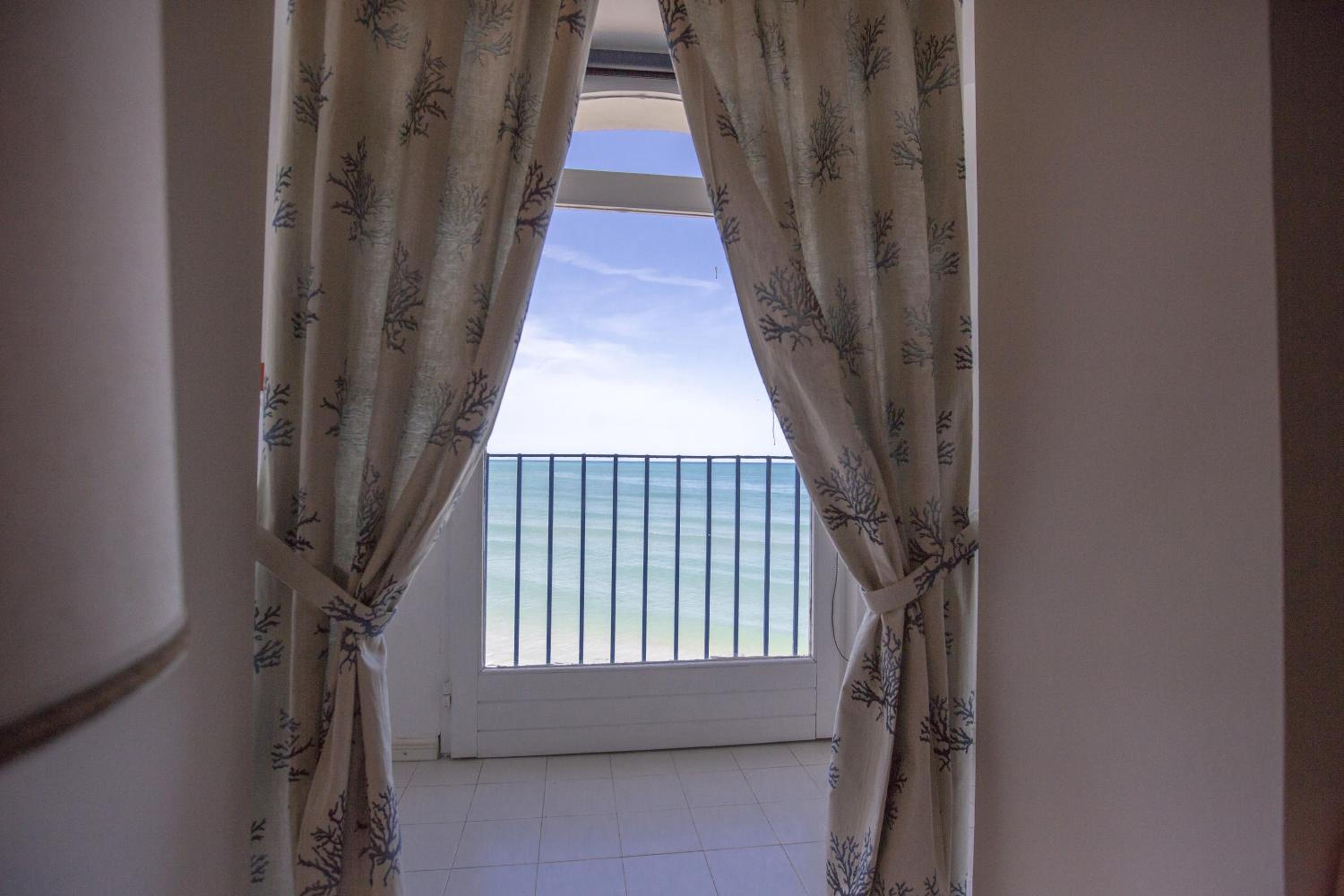 Two-Bedroom Apartment with Terrace and Sea View