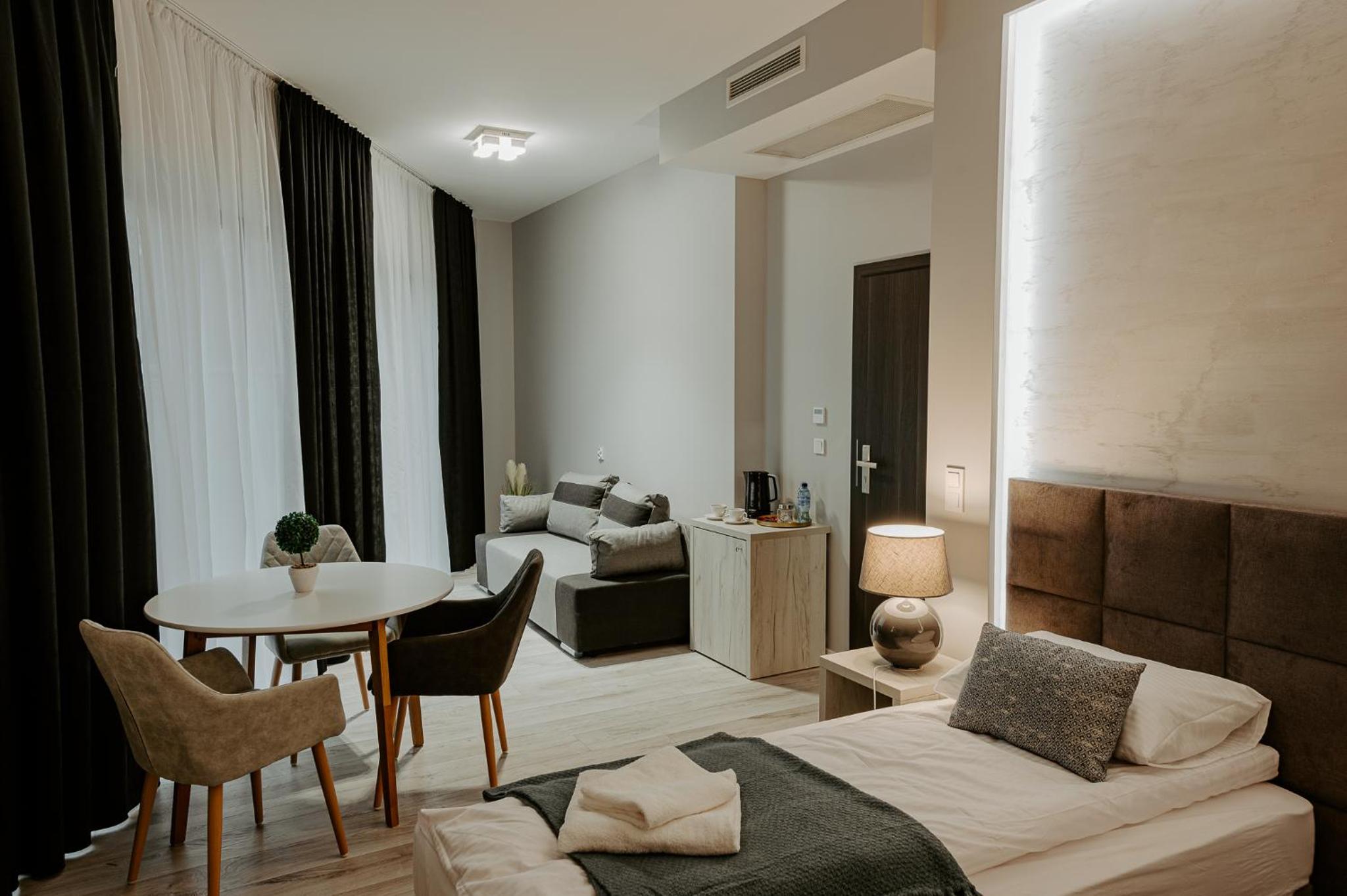 Triple Room with Bathroom - Photo 7