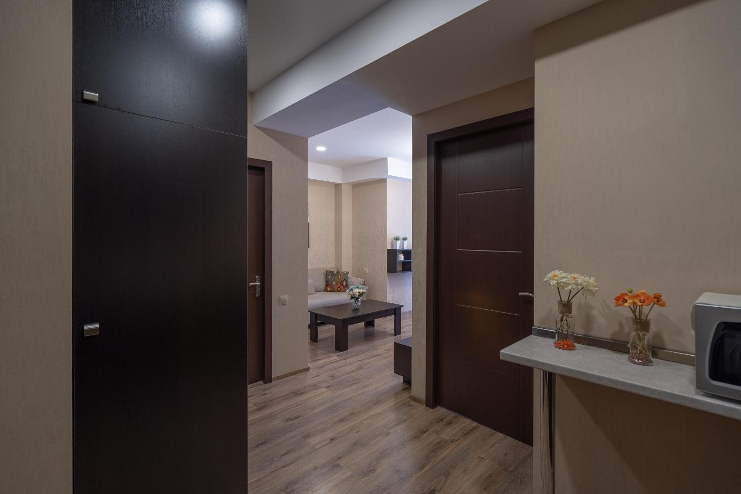 Suite with Balcony - Photo 26