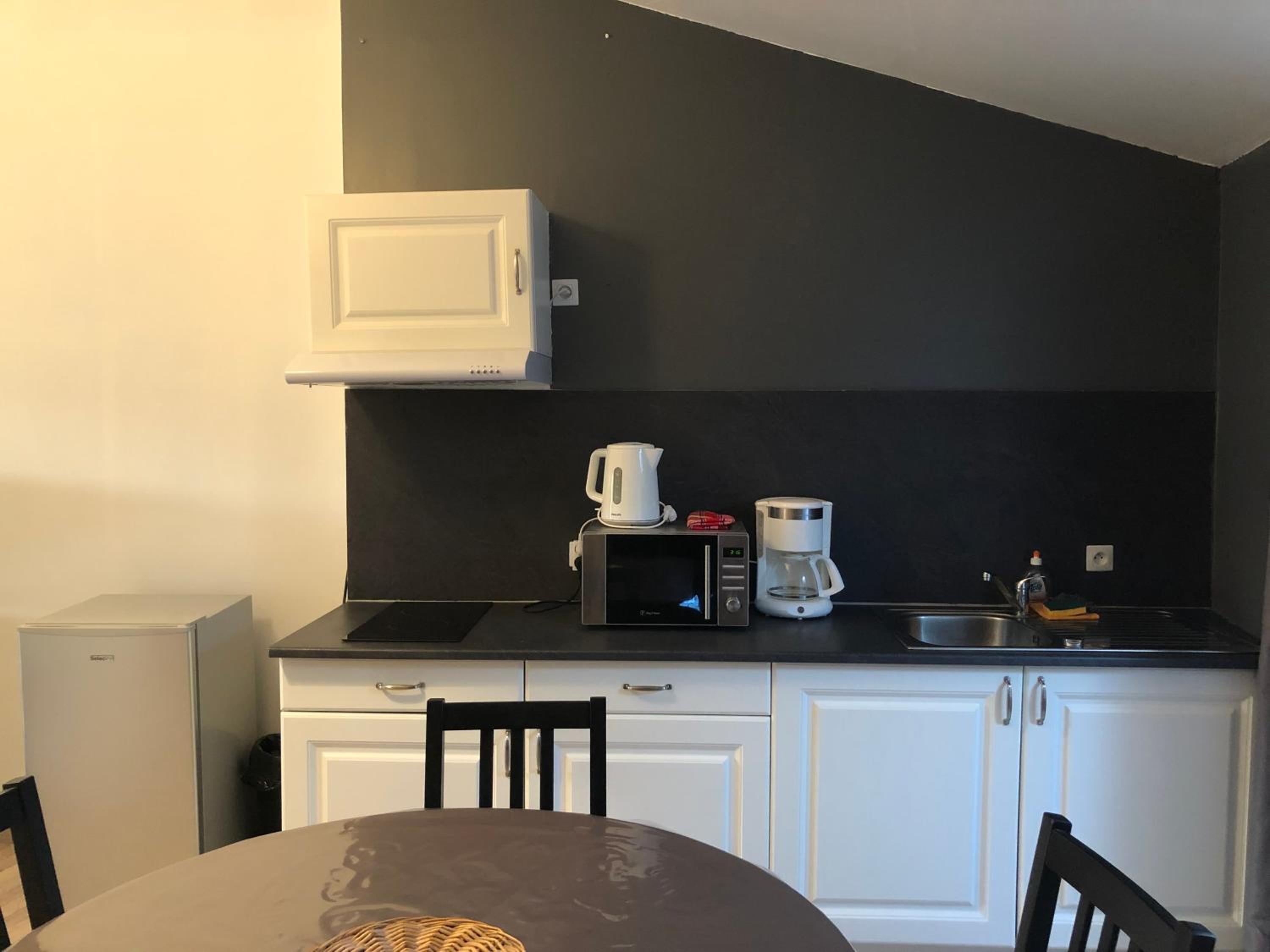 One-Bedroom Apartment - Photo 19