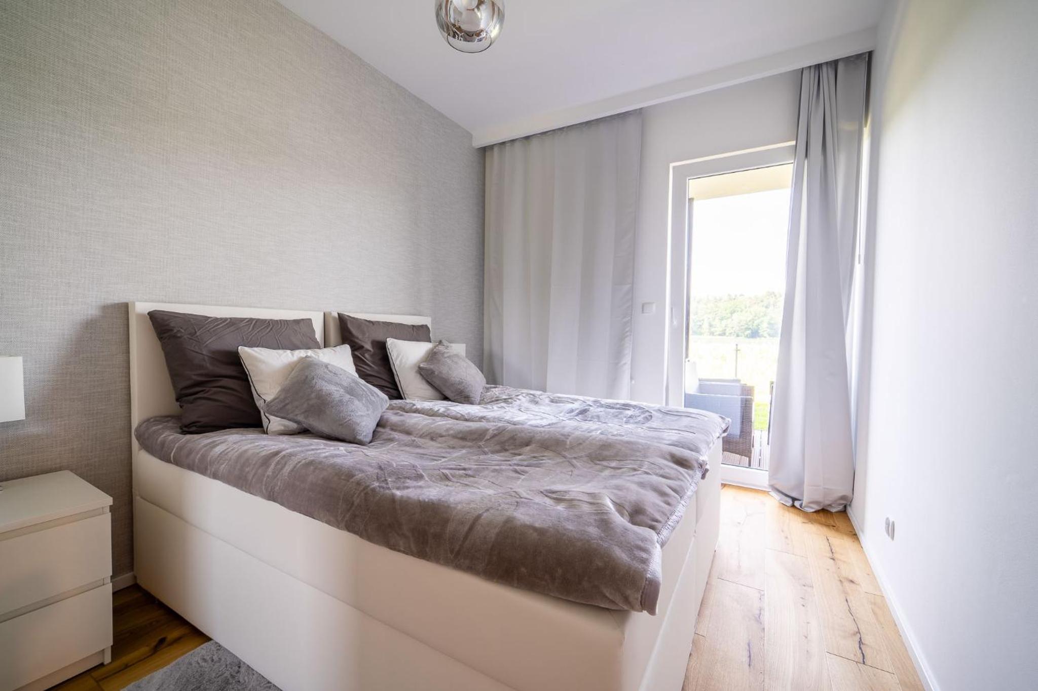Apartment with Lake View photo 2