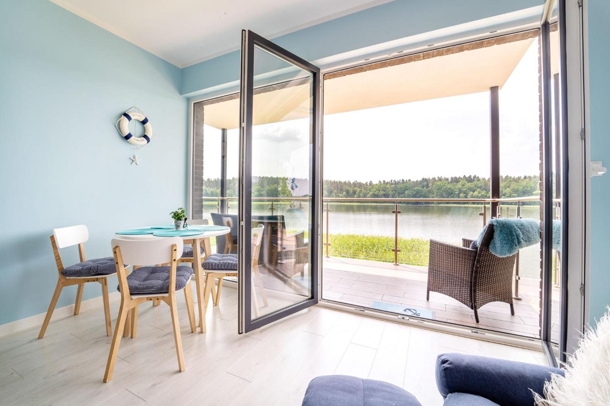 Apartment with Lake View - Photo 7