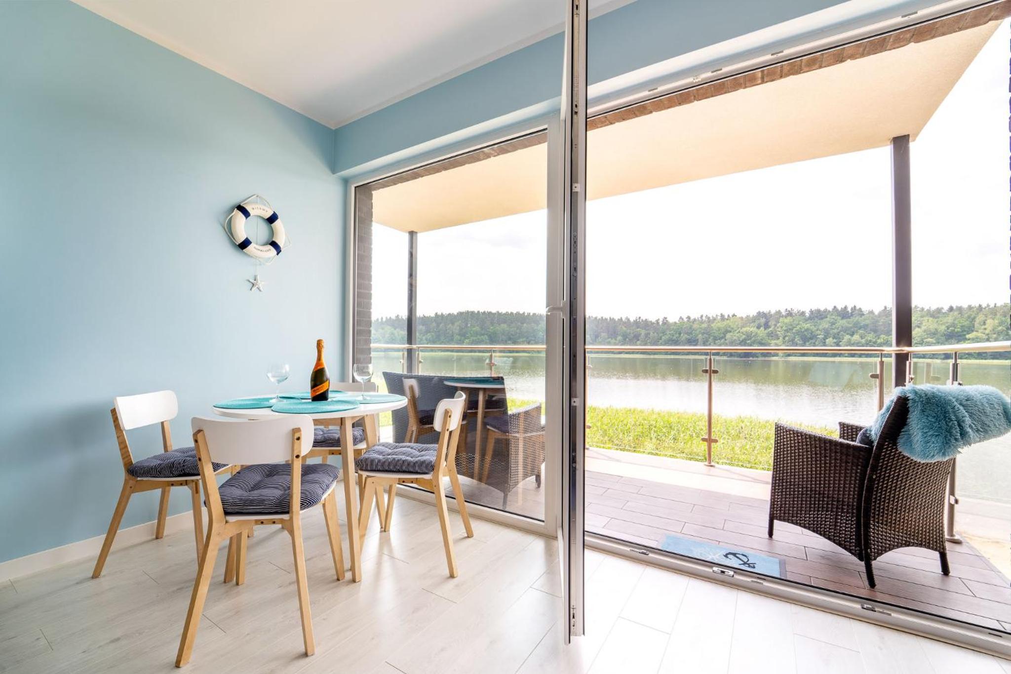 Apartment with Lake View - Photo 2