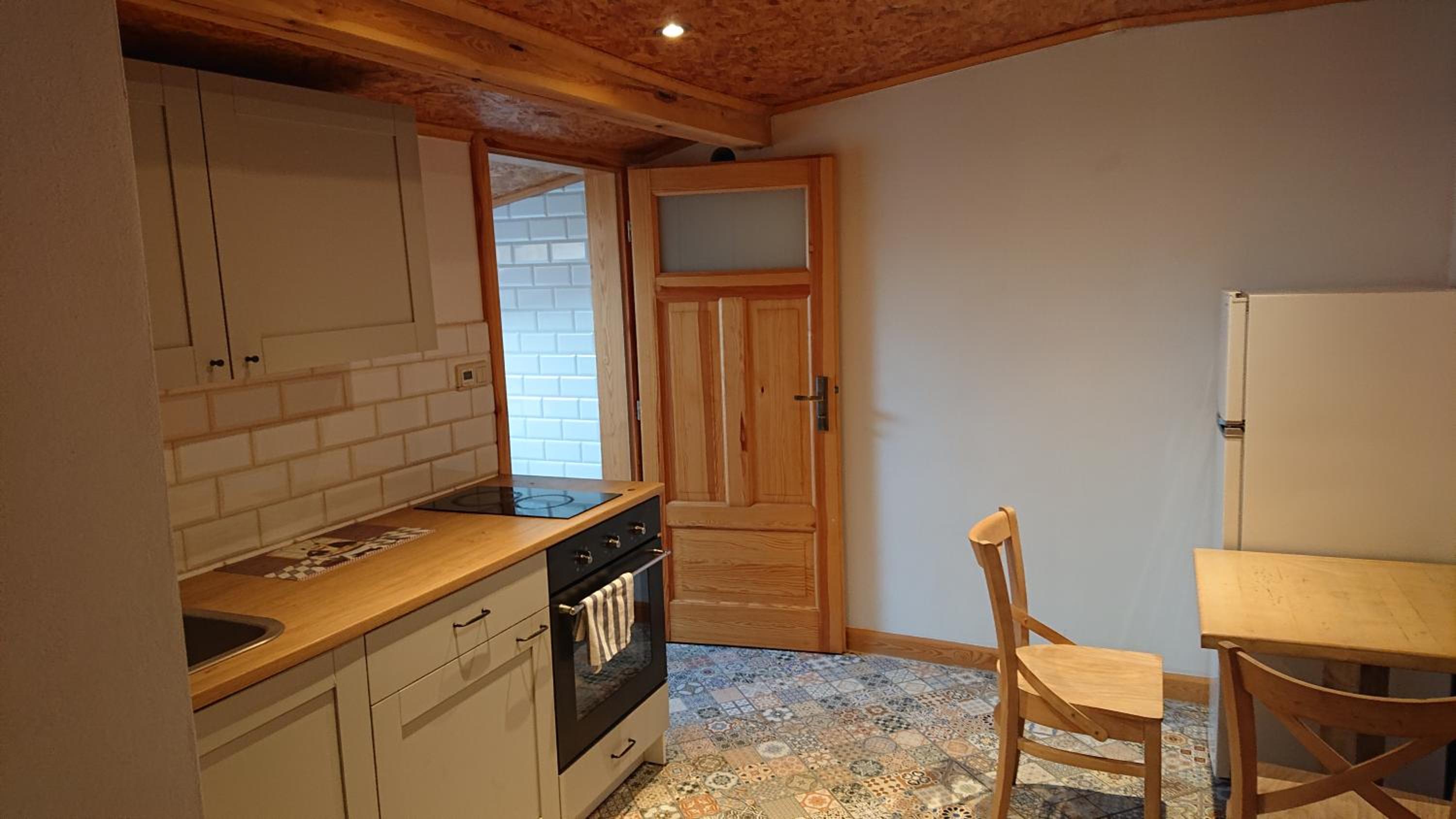One-Bedroom Apartment - Photo 11