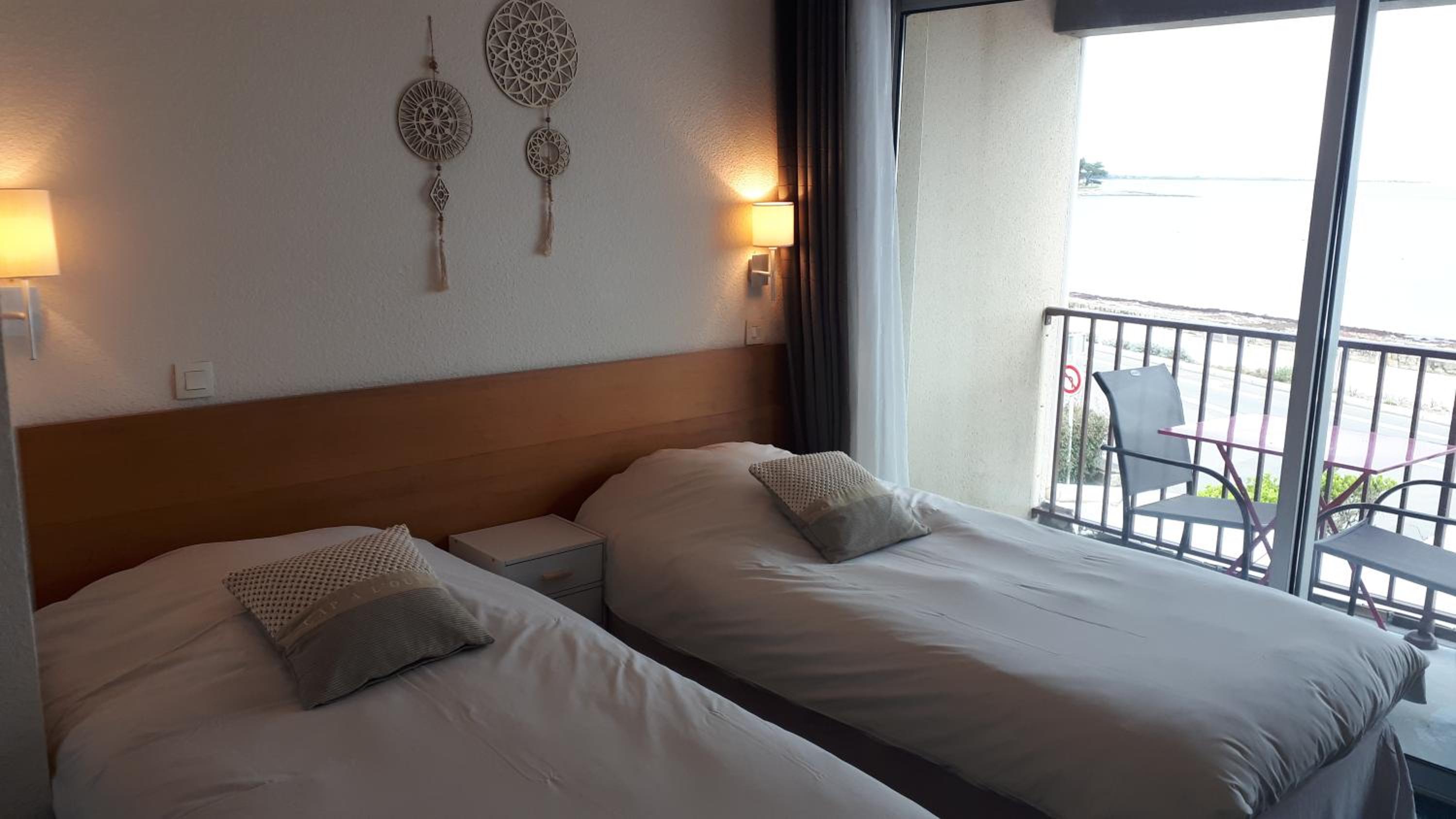 Twin Room with Sea View photo 3