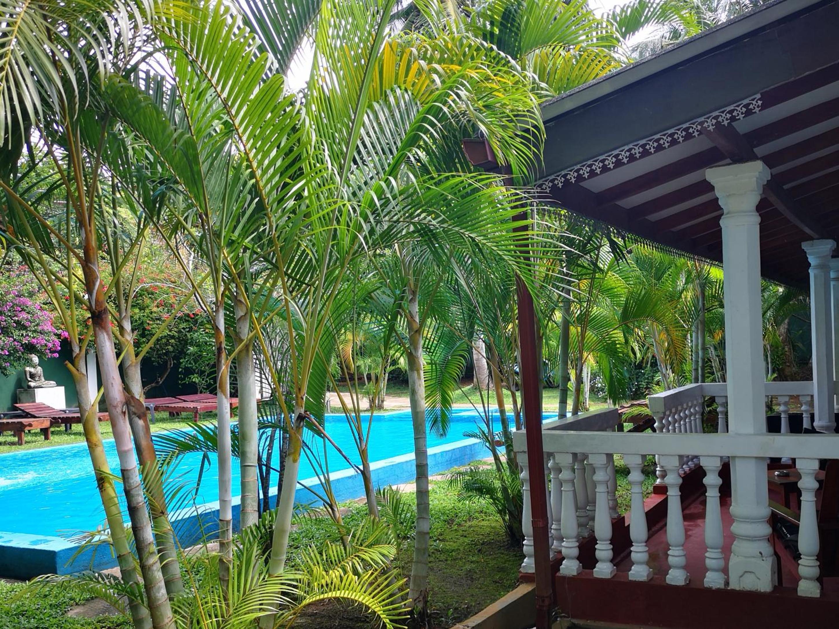 Double or Twin Room with Pool View photo 3