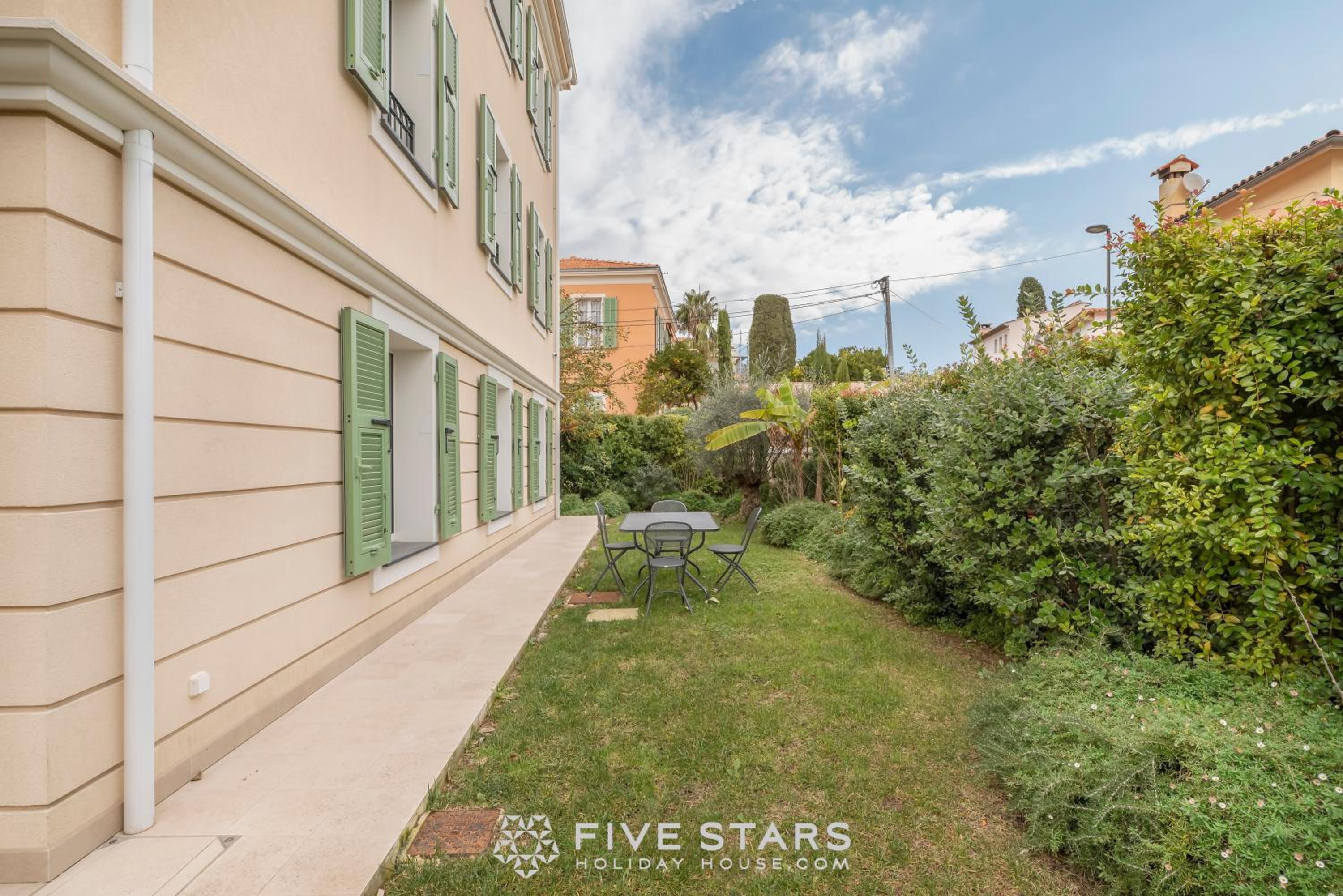 Apartment with Garden View photo 2