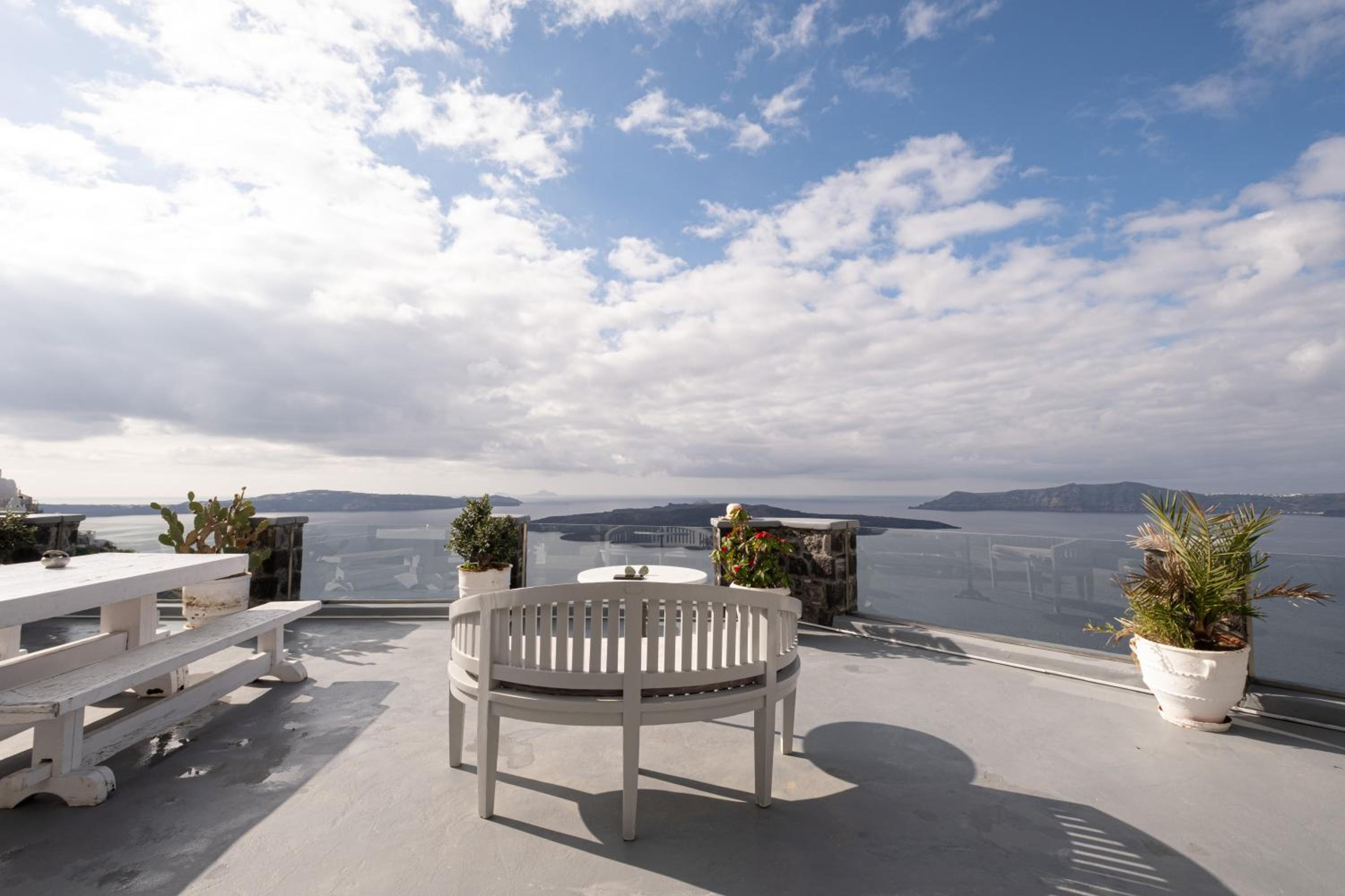 Superior Double Room with Caldera View - Photo 4