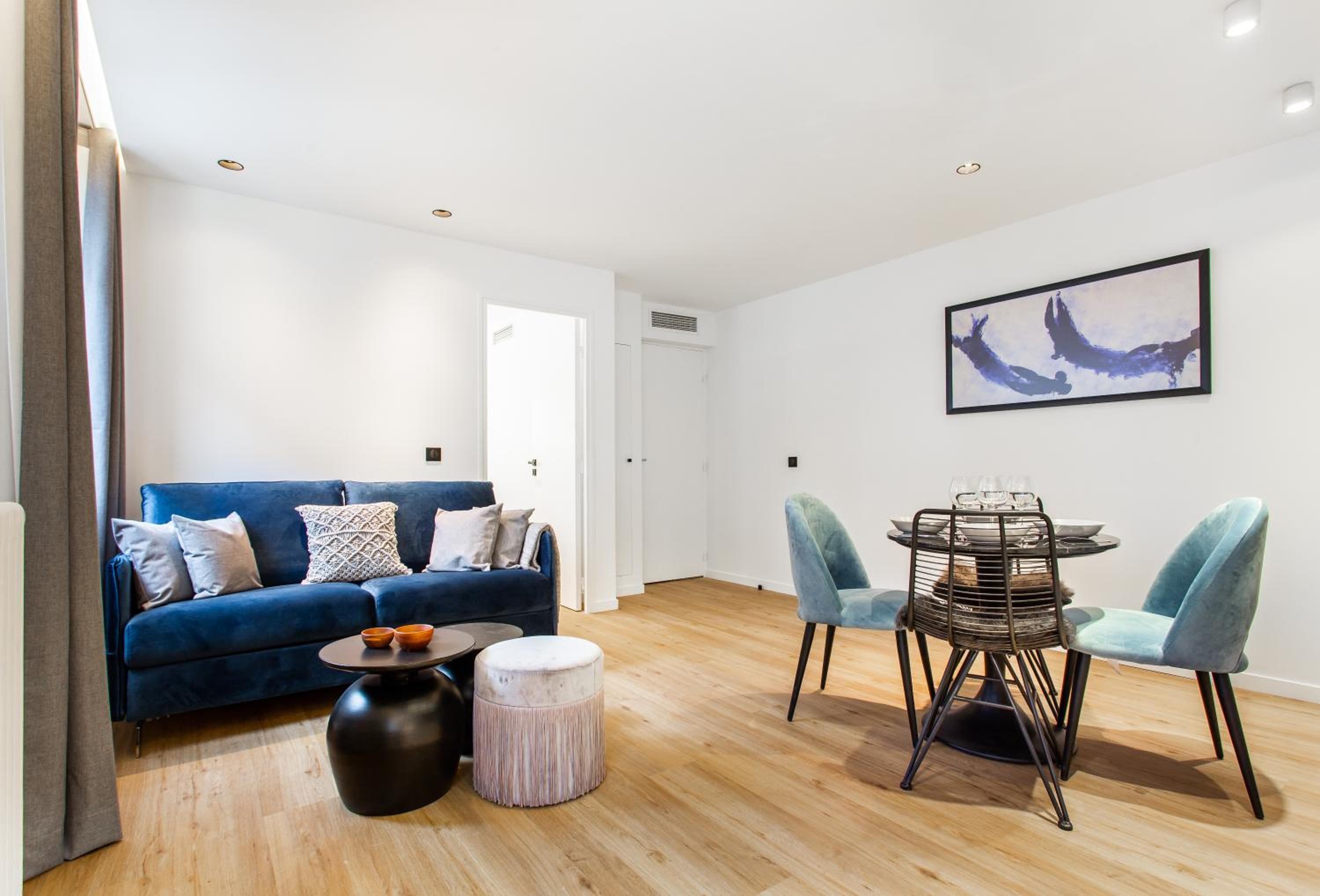 One-Bedroom Apartment photo 2