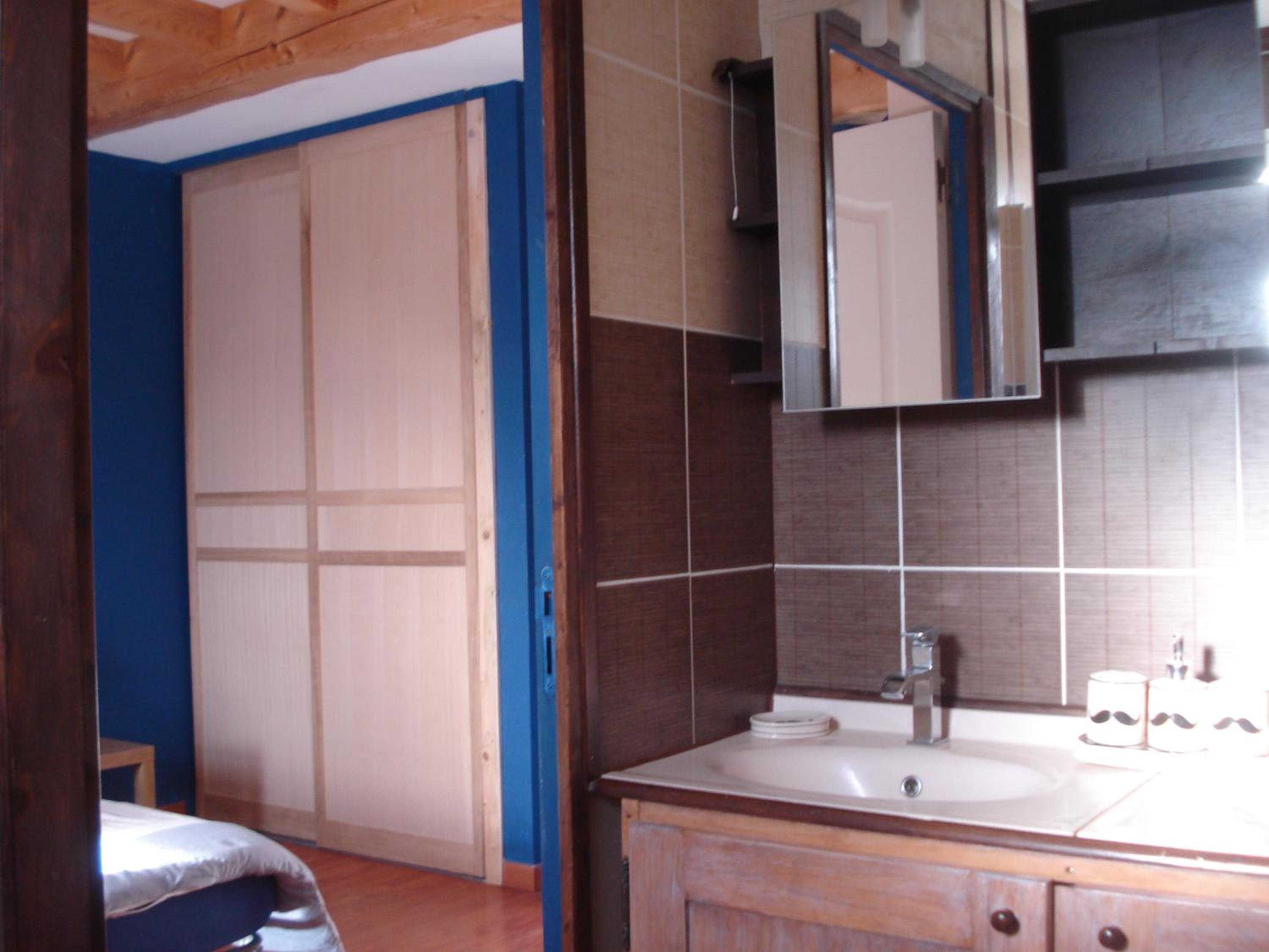 Deluxe Double Room - Photo 8
