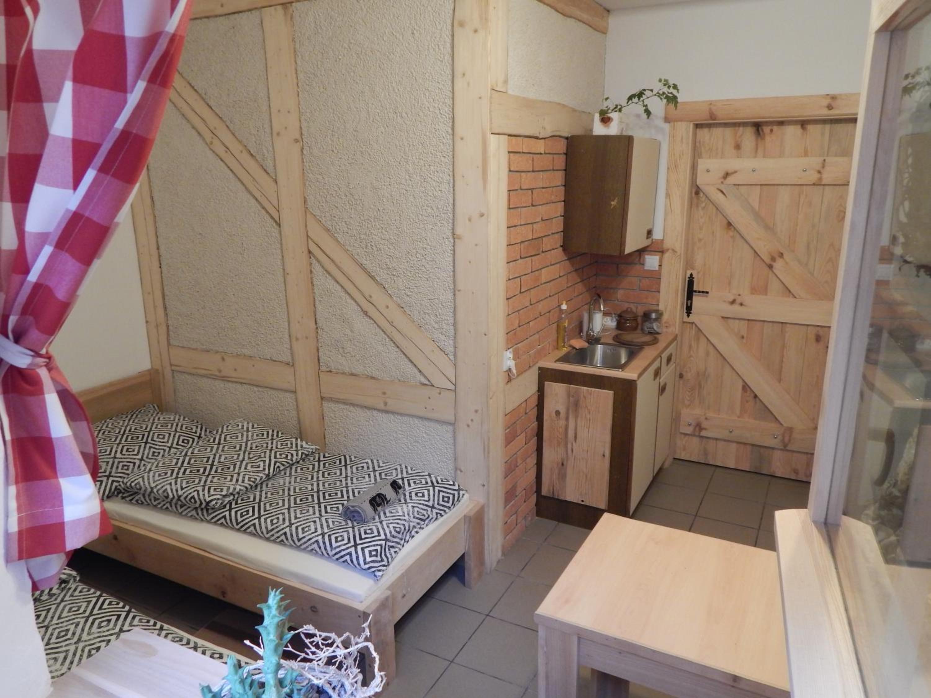 Small Double Room - Photo 1