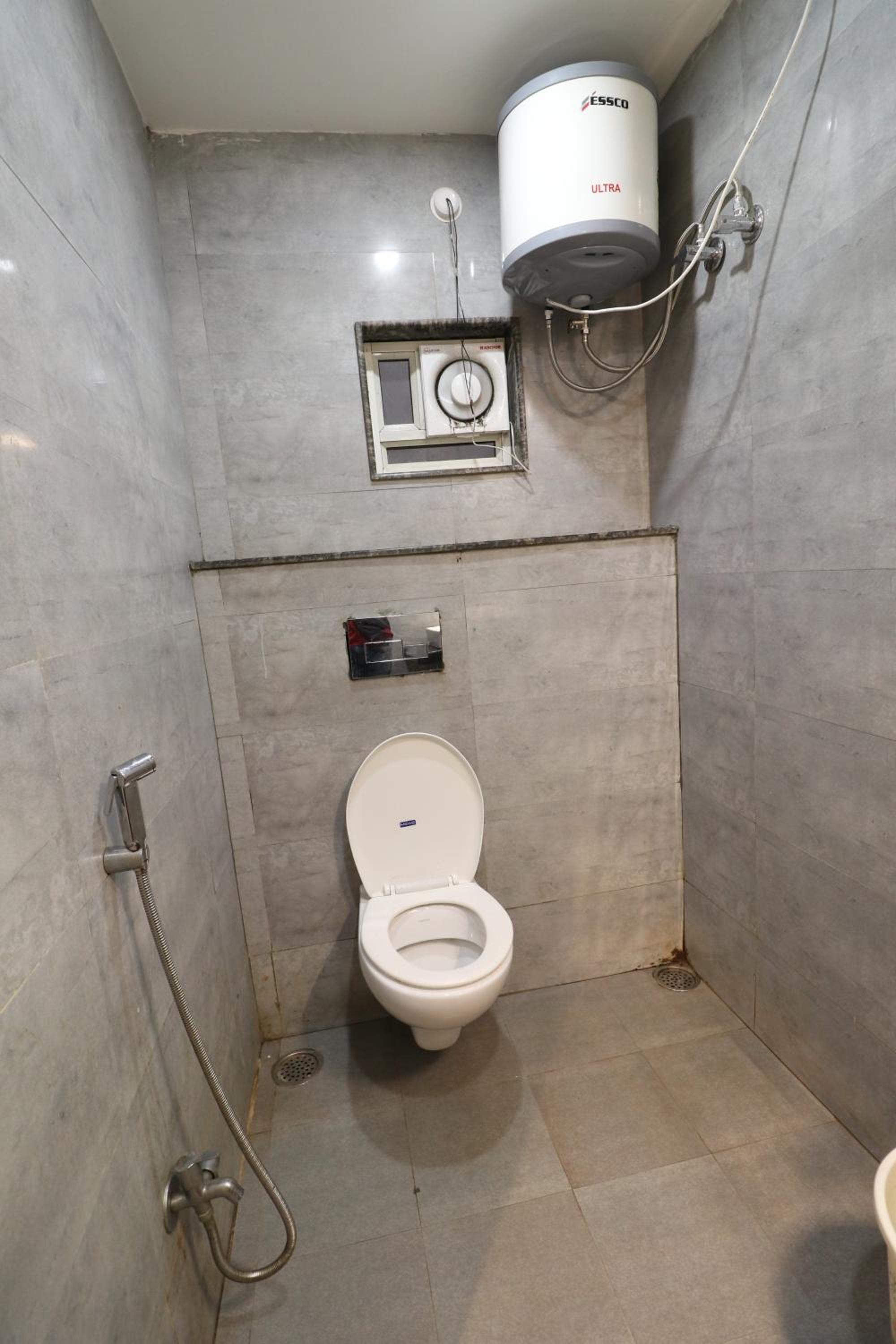 Deluxe Room (2 Adults + 1 Child) - Photo 10
