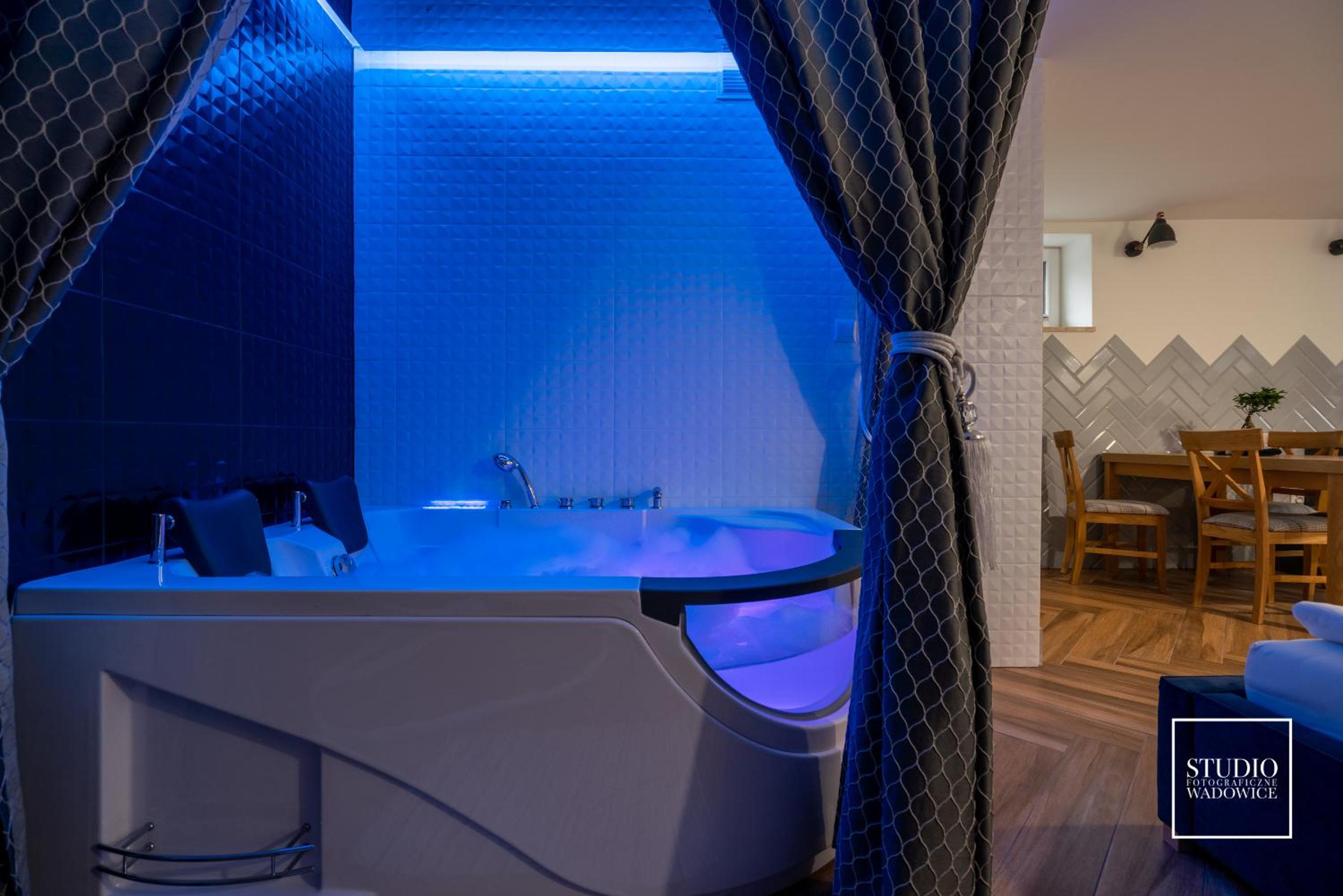 Studio with Spa Bath - Photo 6