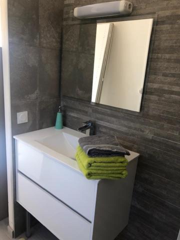 Double Room with Garden View - Photo 8