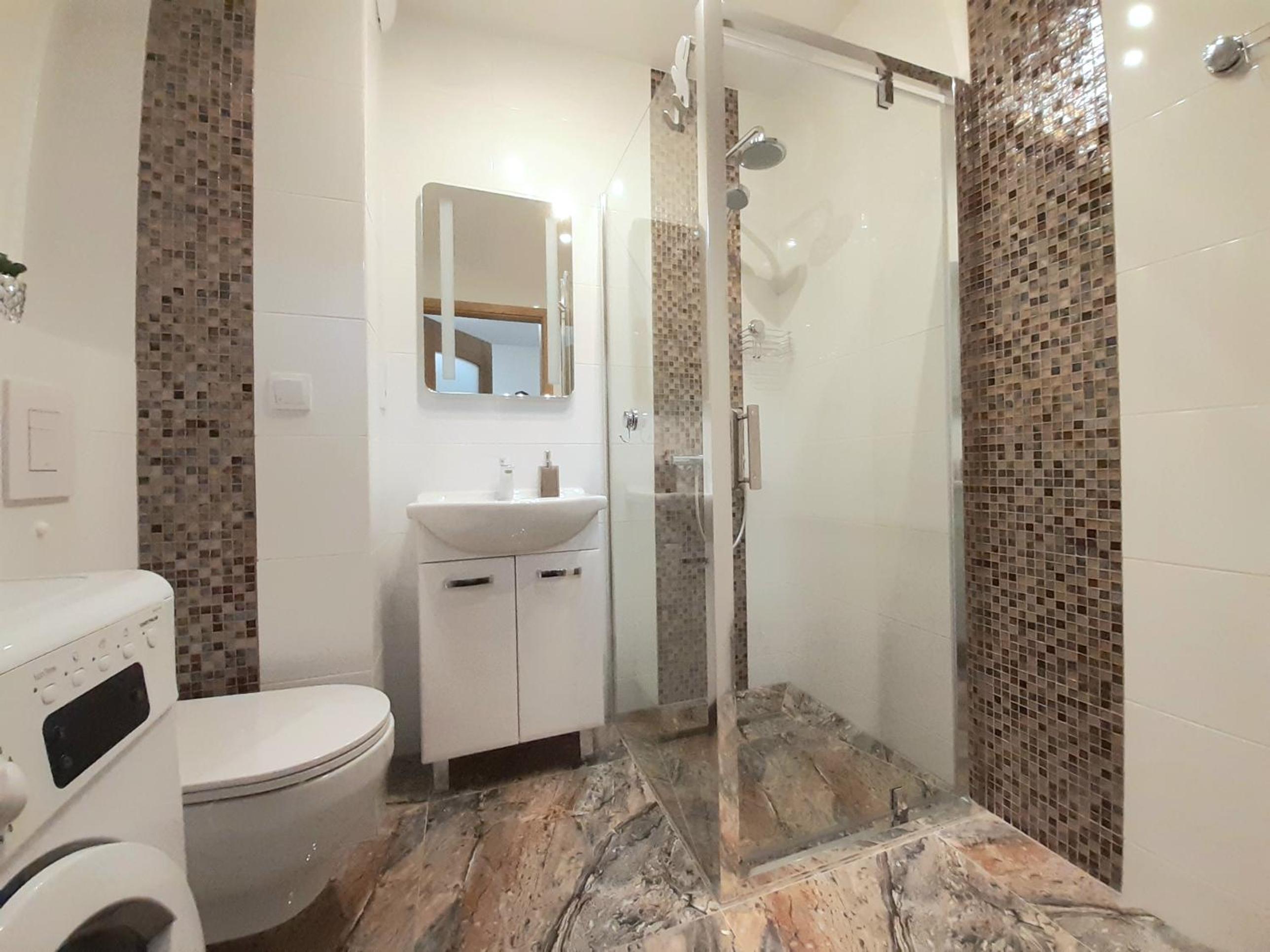 One-Bedroom Apartment - Photo 7