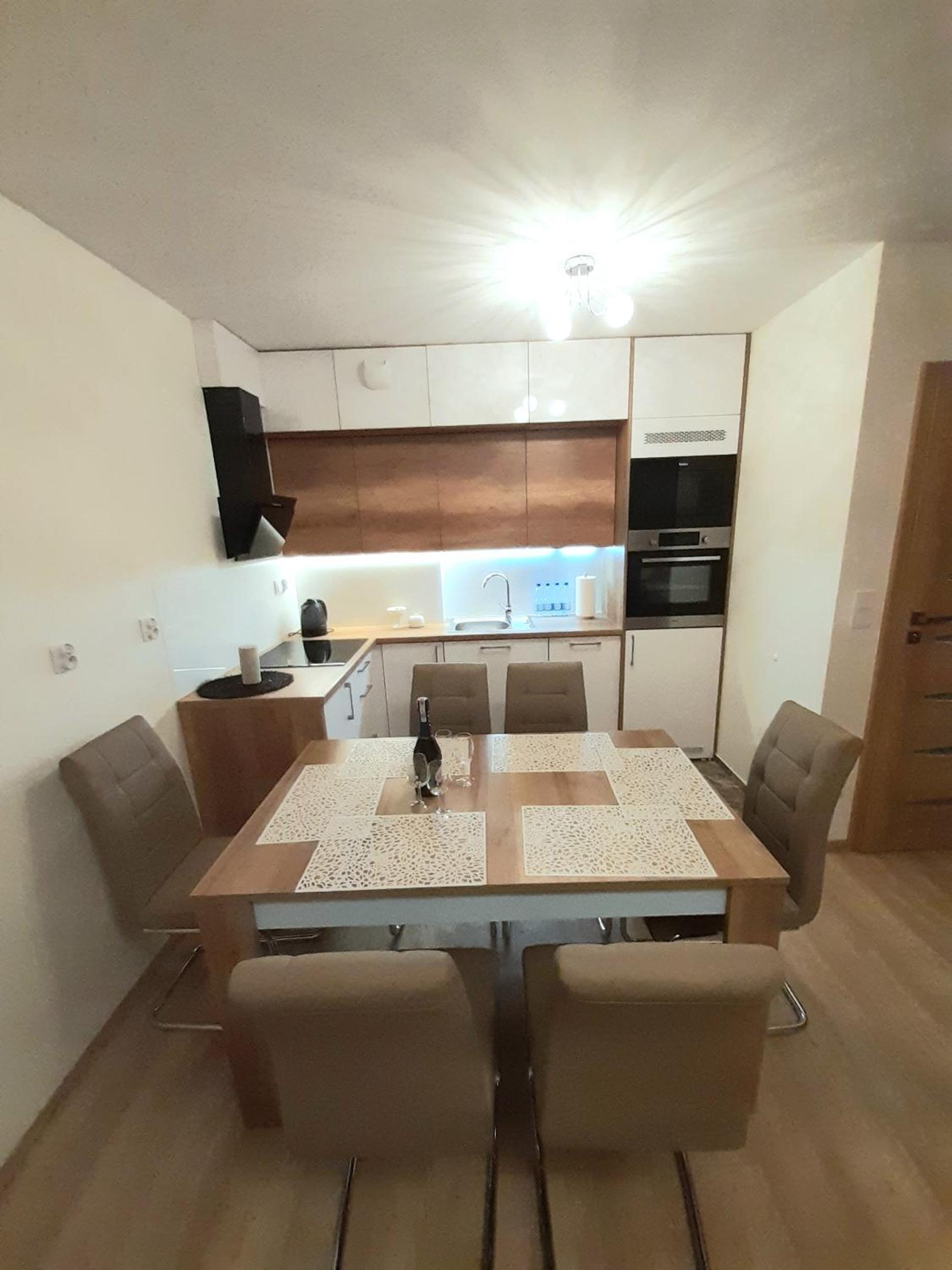 One-Bedroom Apartment - Photo 6
